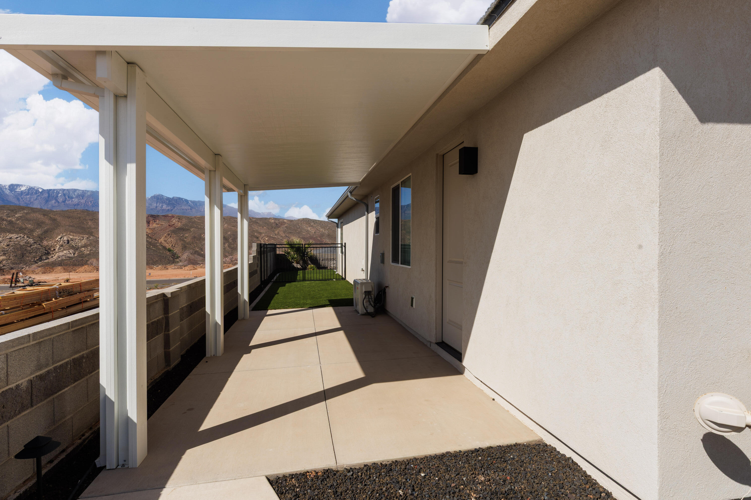 PEREGRINE POINTE WEST - Residential