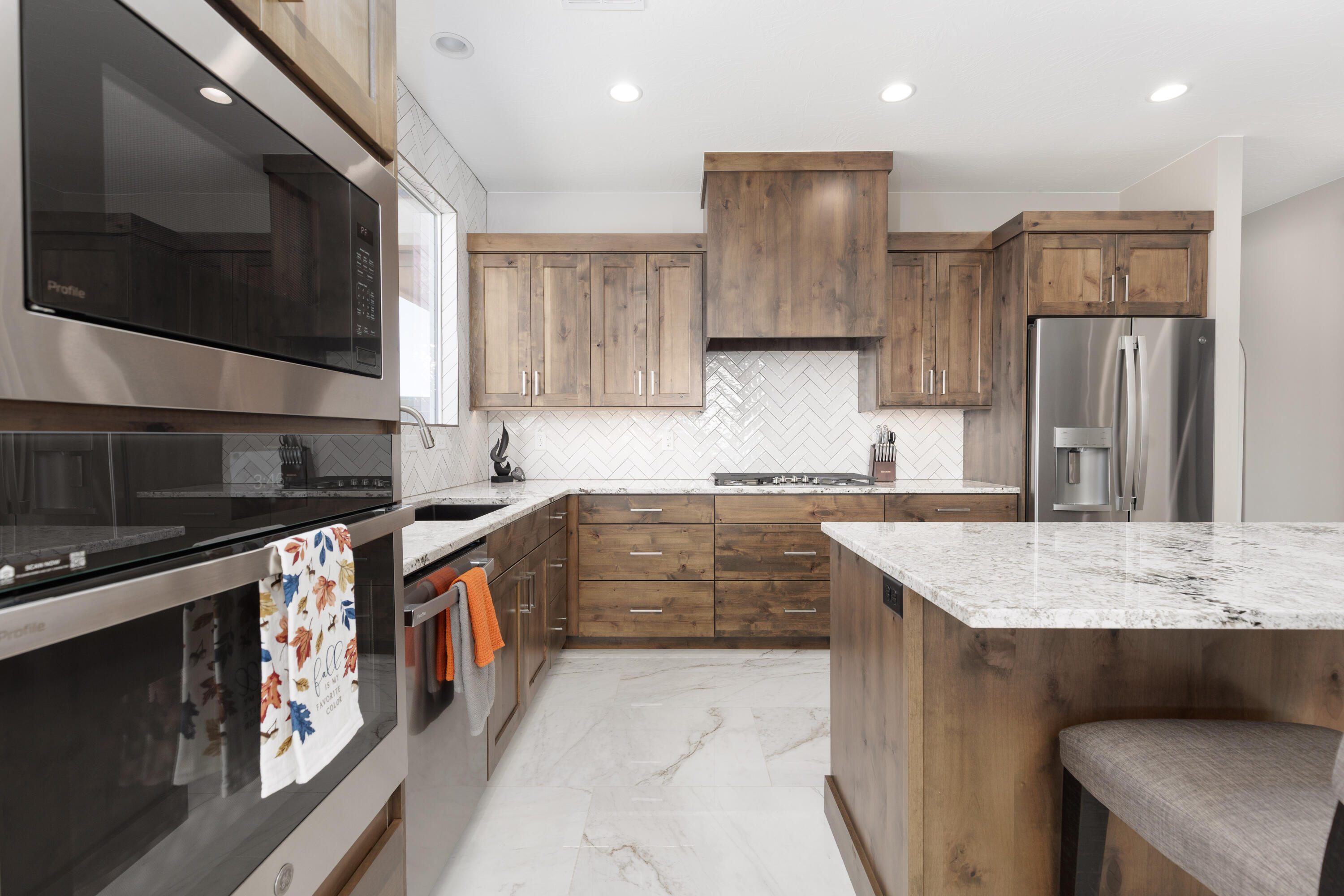 PEREGRINE POINTE WEST - Residential