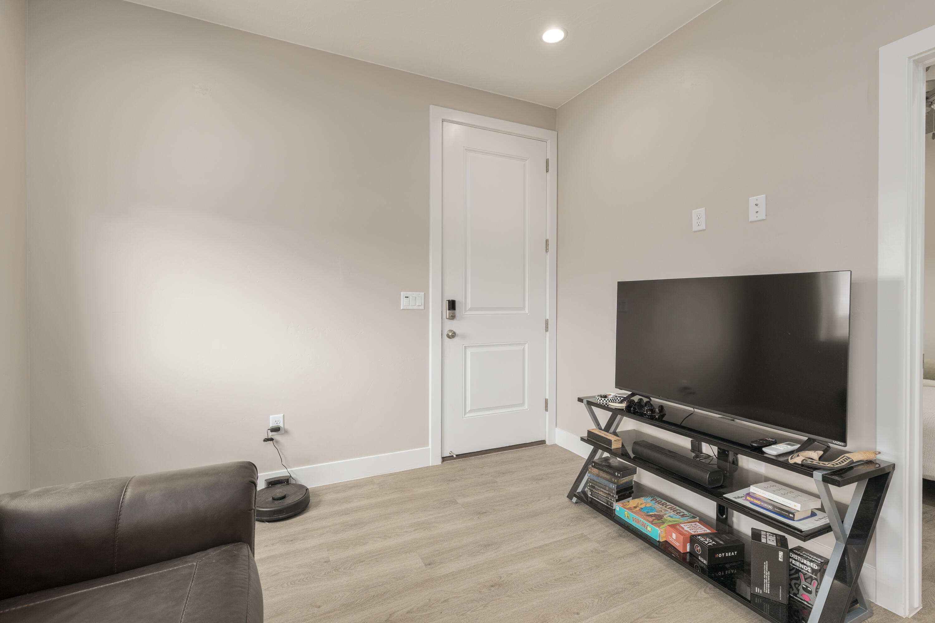 PEREGRINE POINTE WEST - Residential