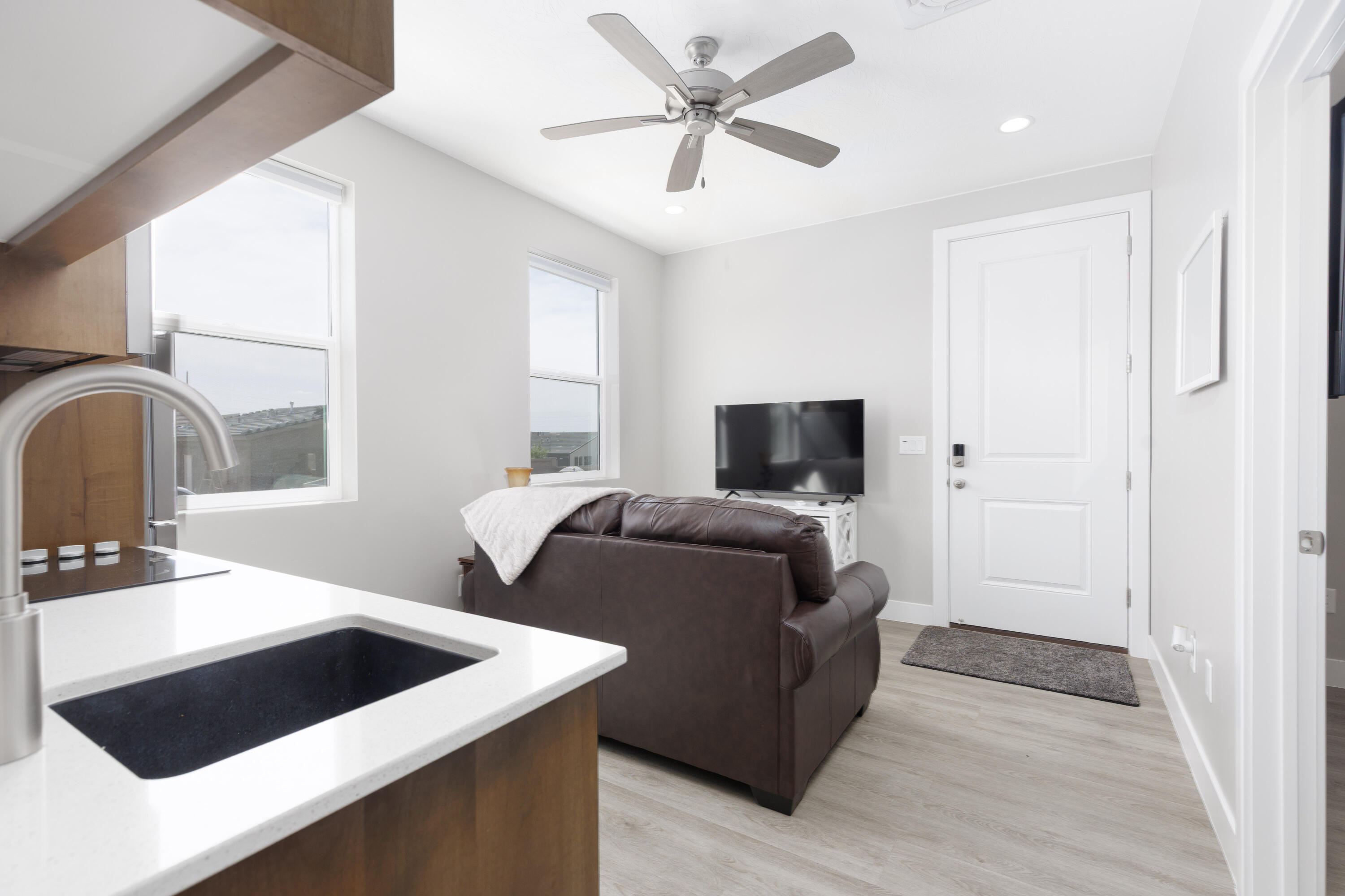 PEREGRINE POINTE WEST - Residential