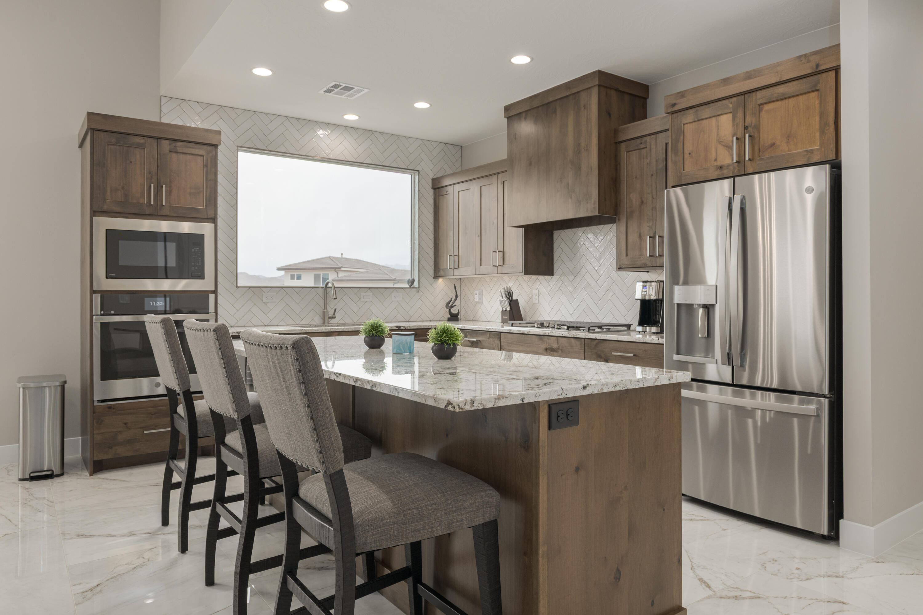 PEREGRINE POINTE WEST - Residential