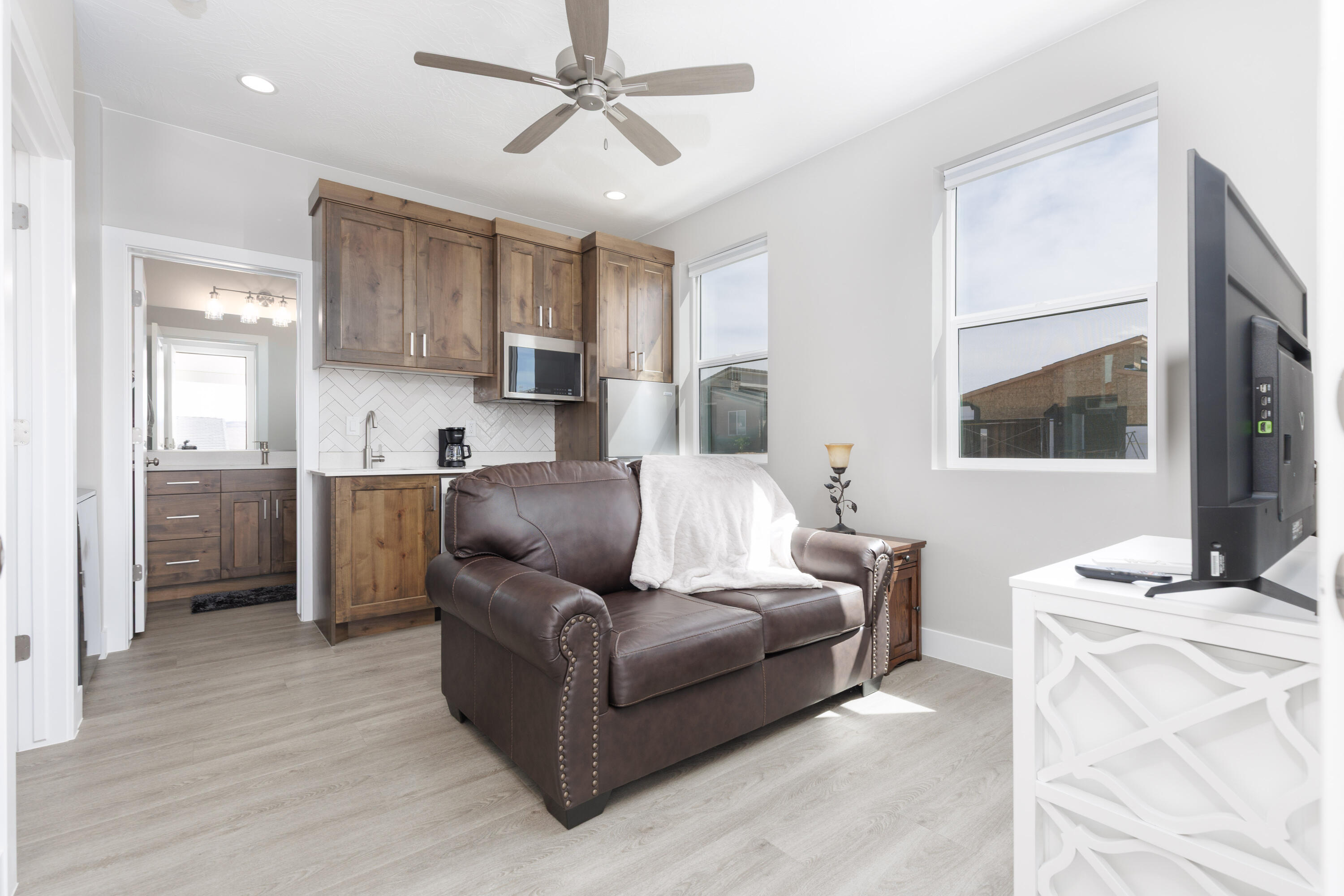 PEREGRINE POINTE WEST - Residential