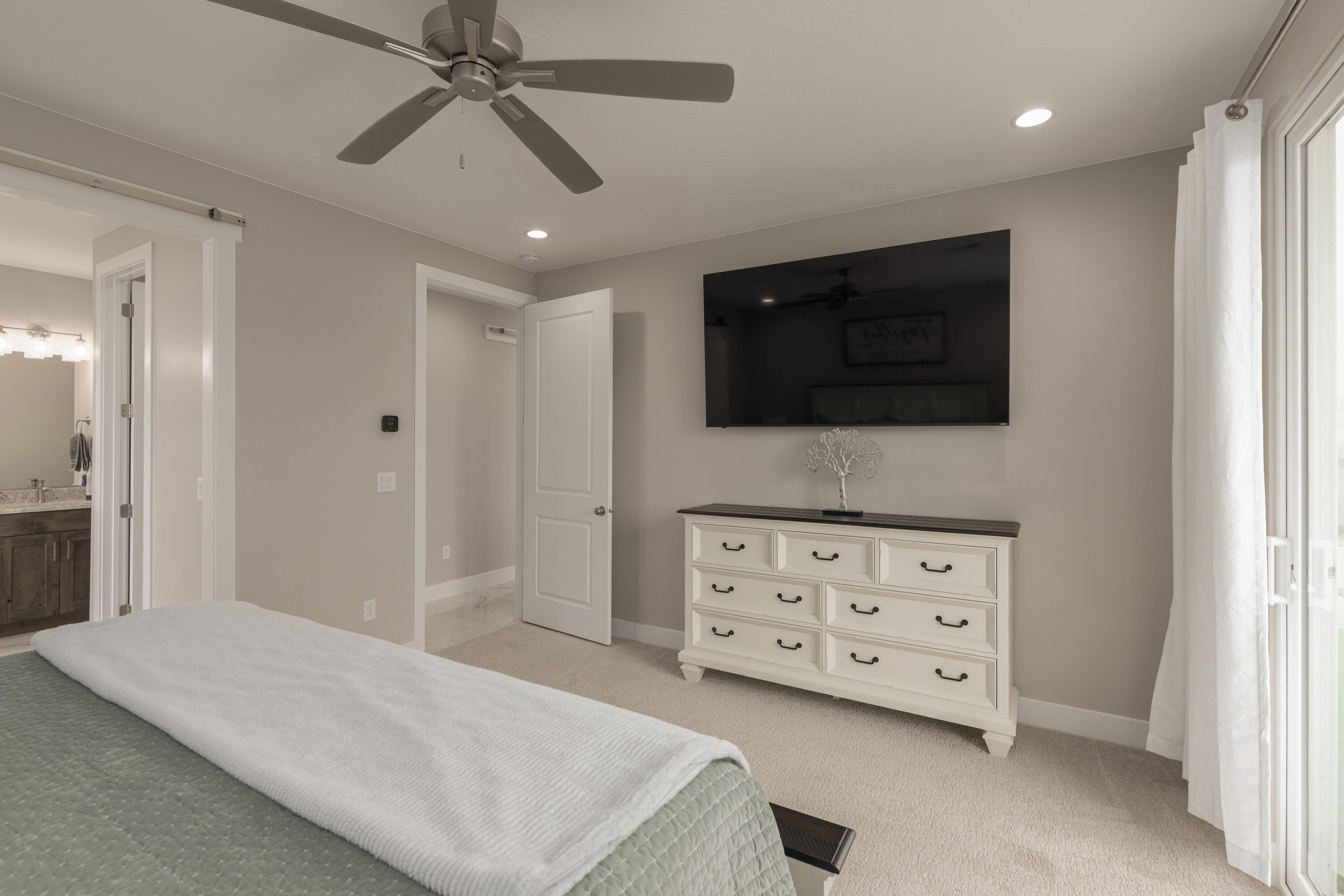 PEREGRINE POINTE WEST - Residential