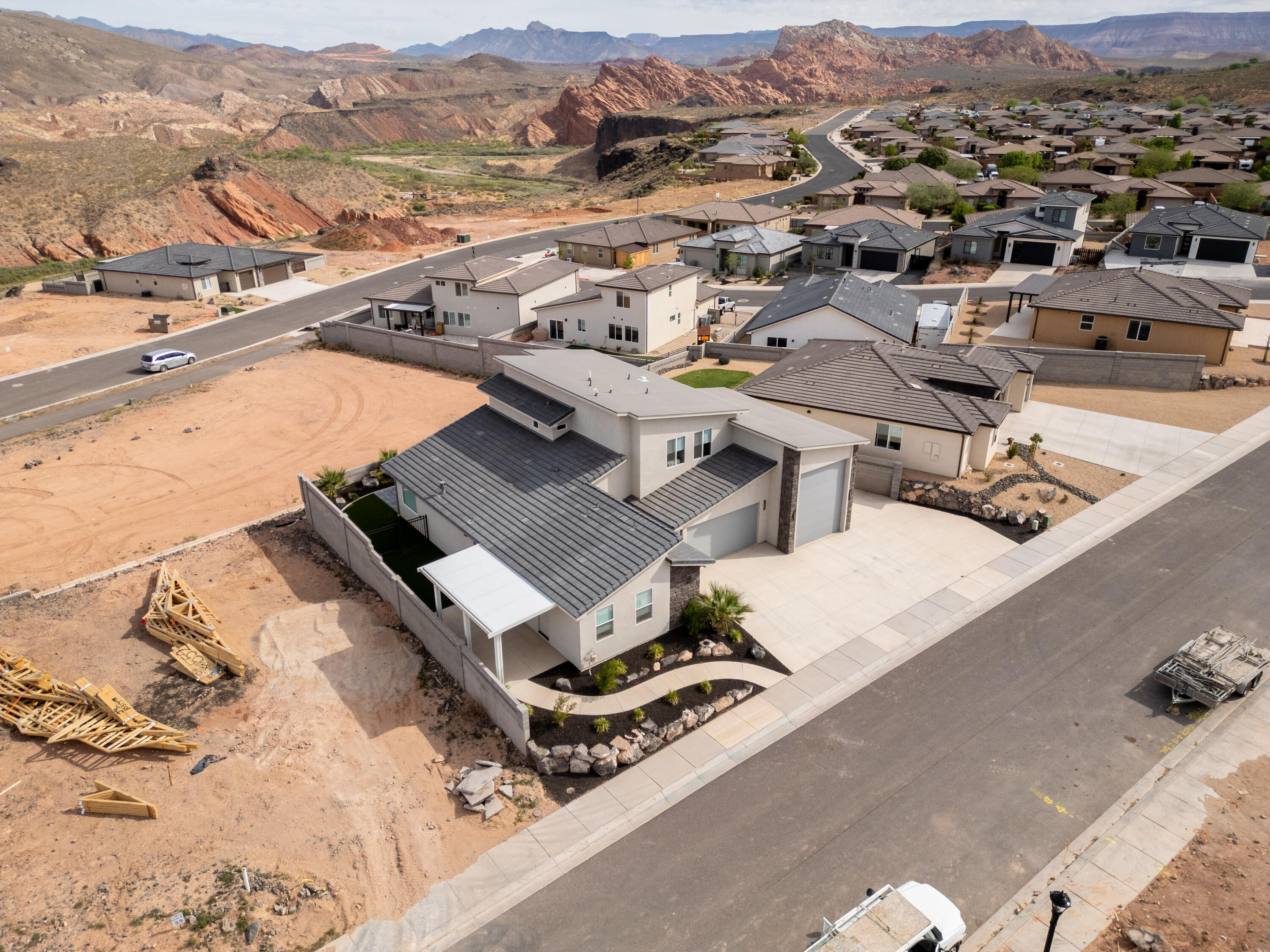 PEREGRINE POINTE WEST - Residential