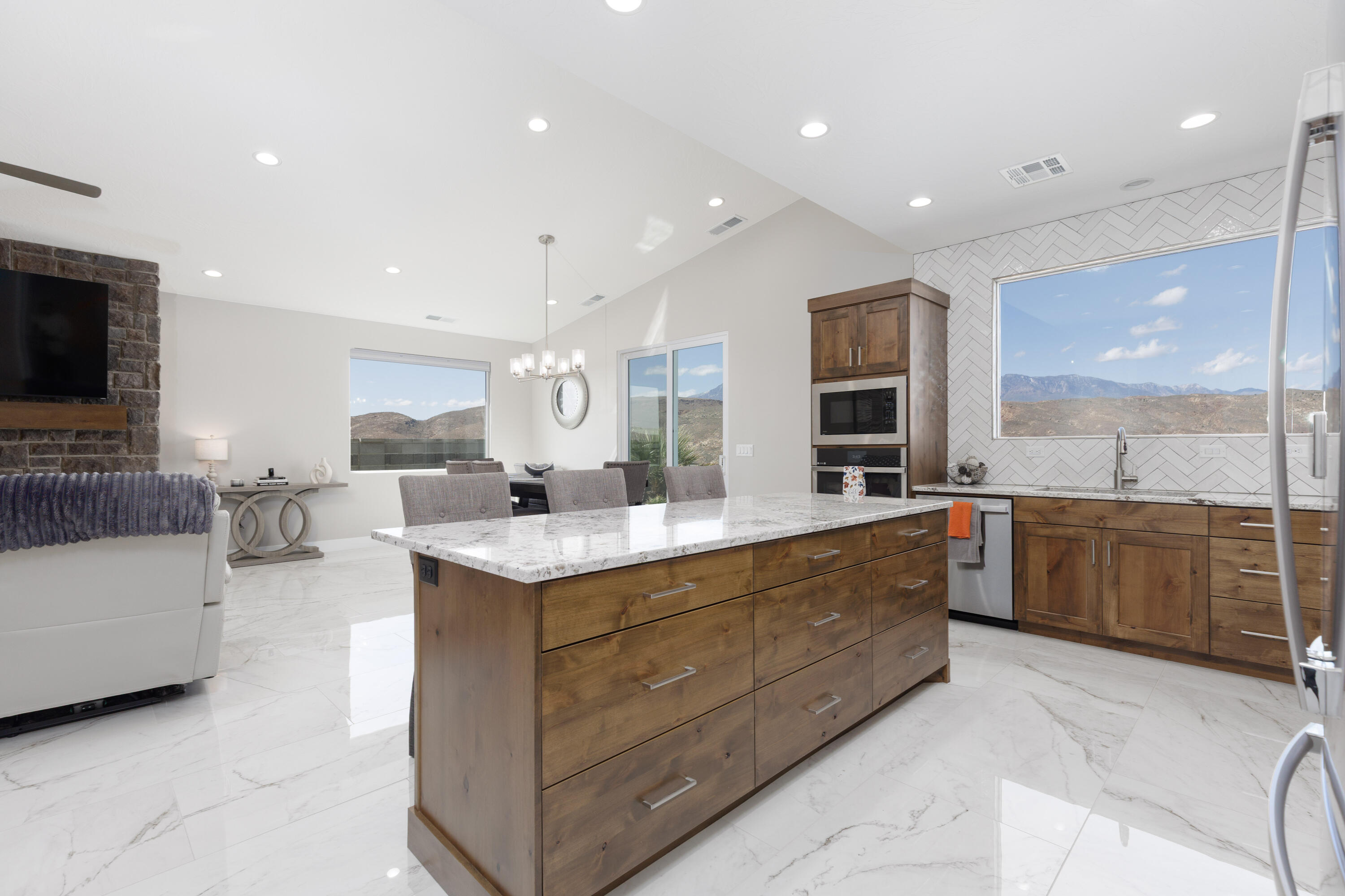 PEREGRINE POINTE WEST - Residential