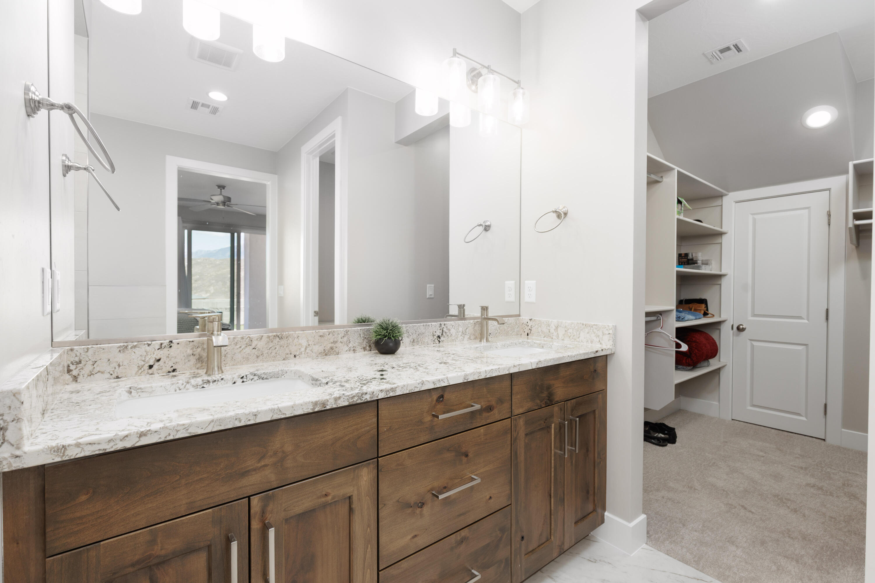 PEREGRINE POINTE WEST - Residential