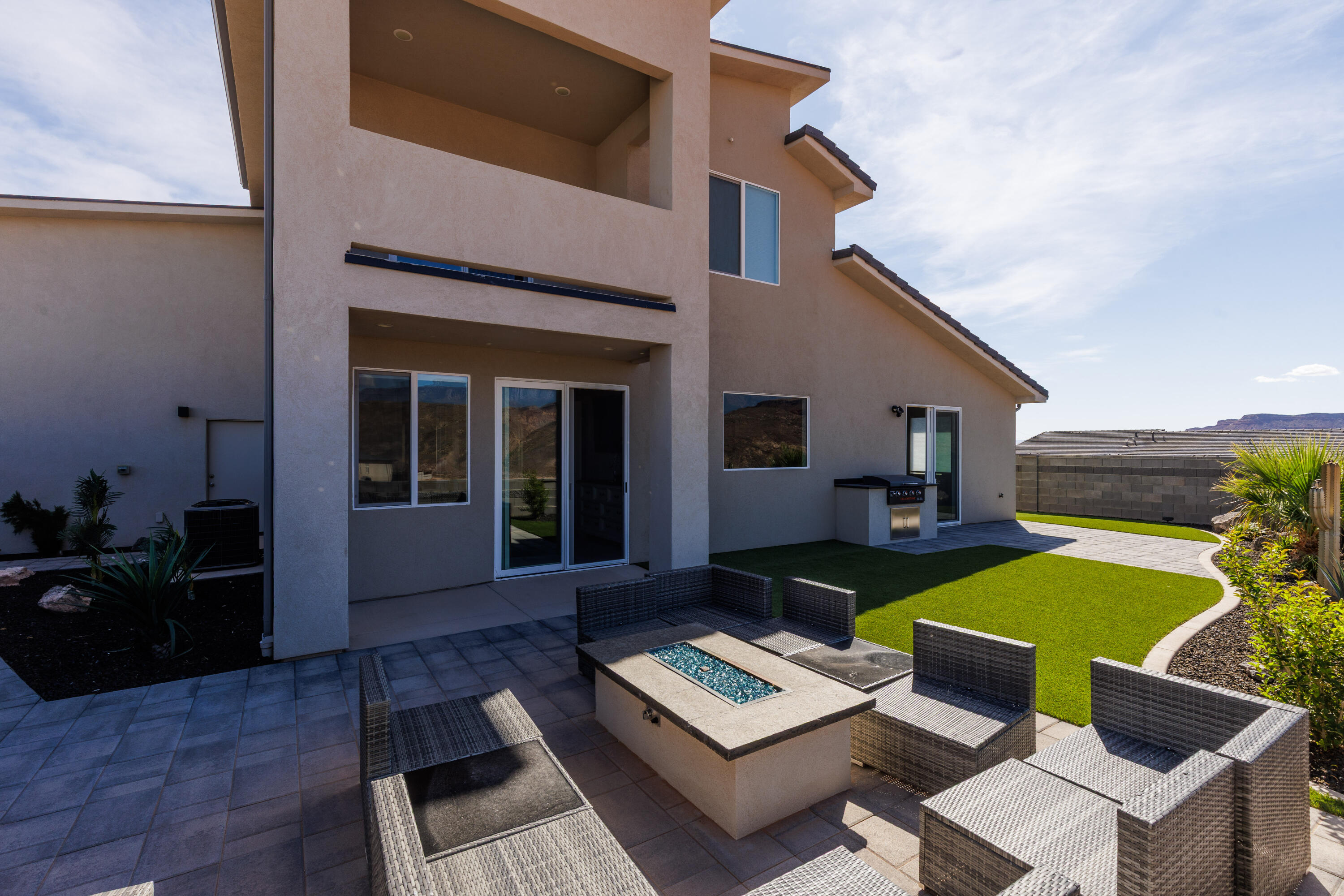 PEREGRINE POINTE WEST - Residential