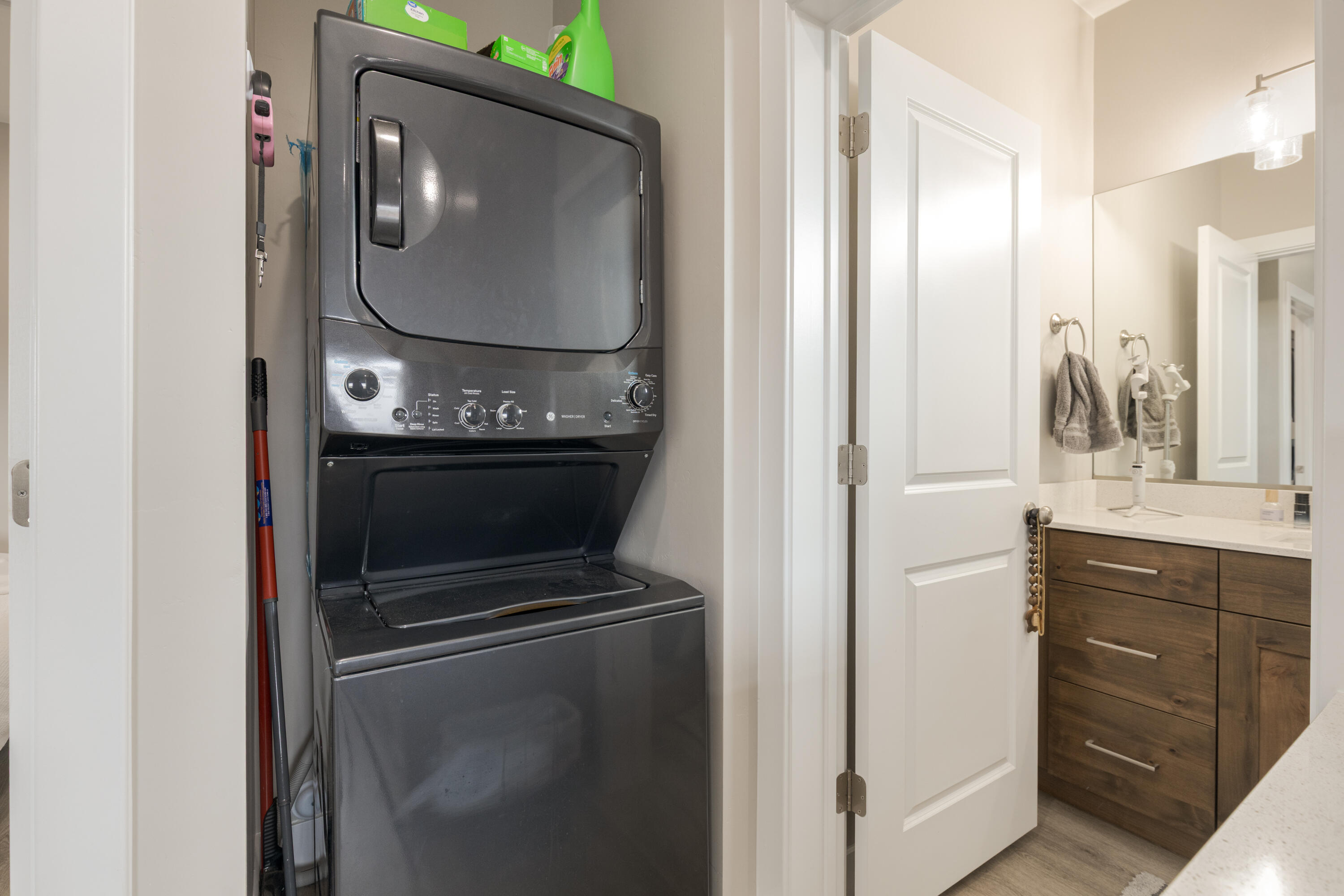 PEREGRINE POINTE WEST - Residential