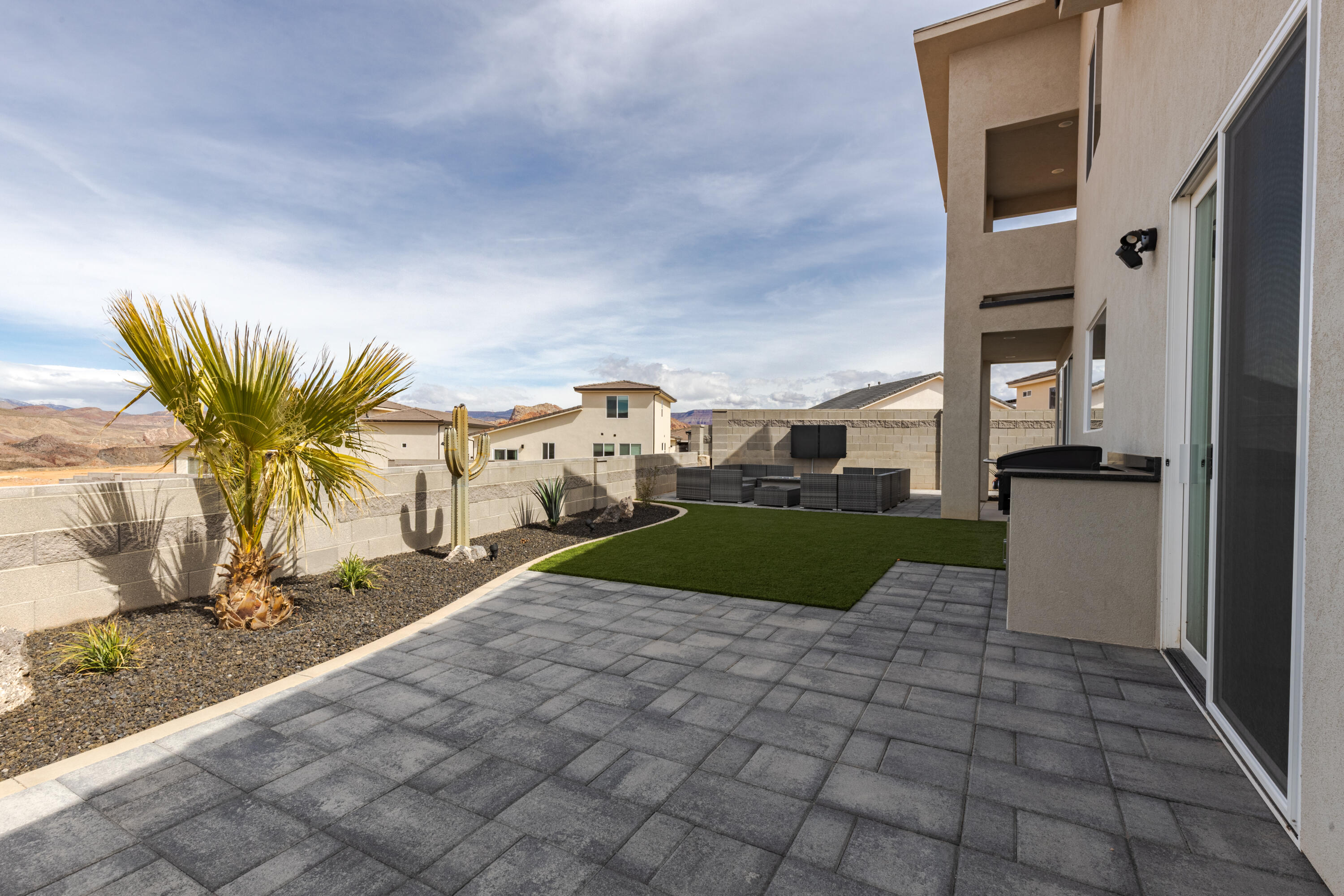 PEREGRINE POINTE WEST - Residential