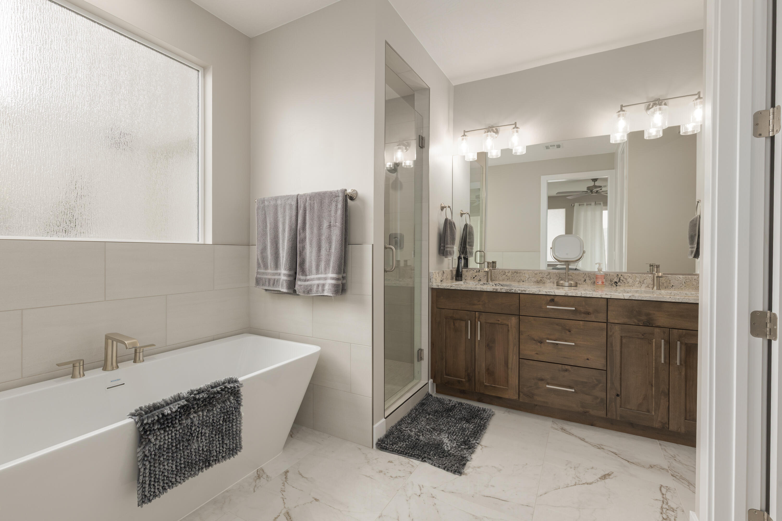 PEREGRINE POINTE WEST - Residential