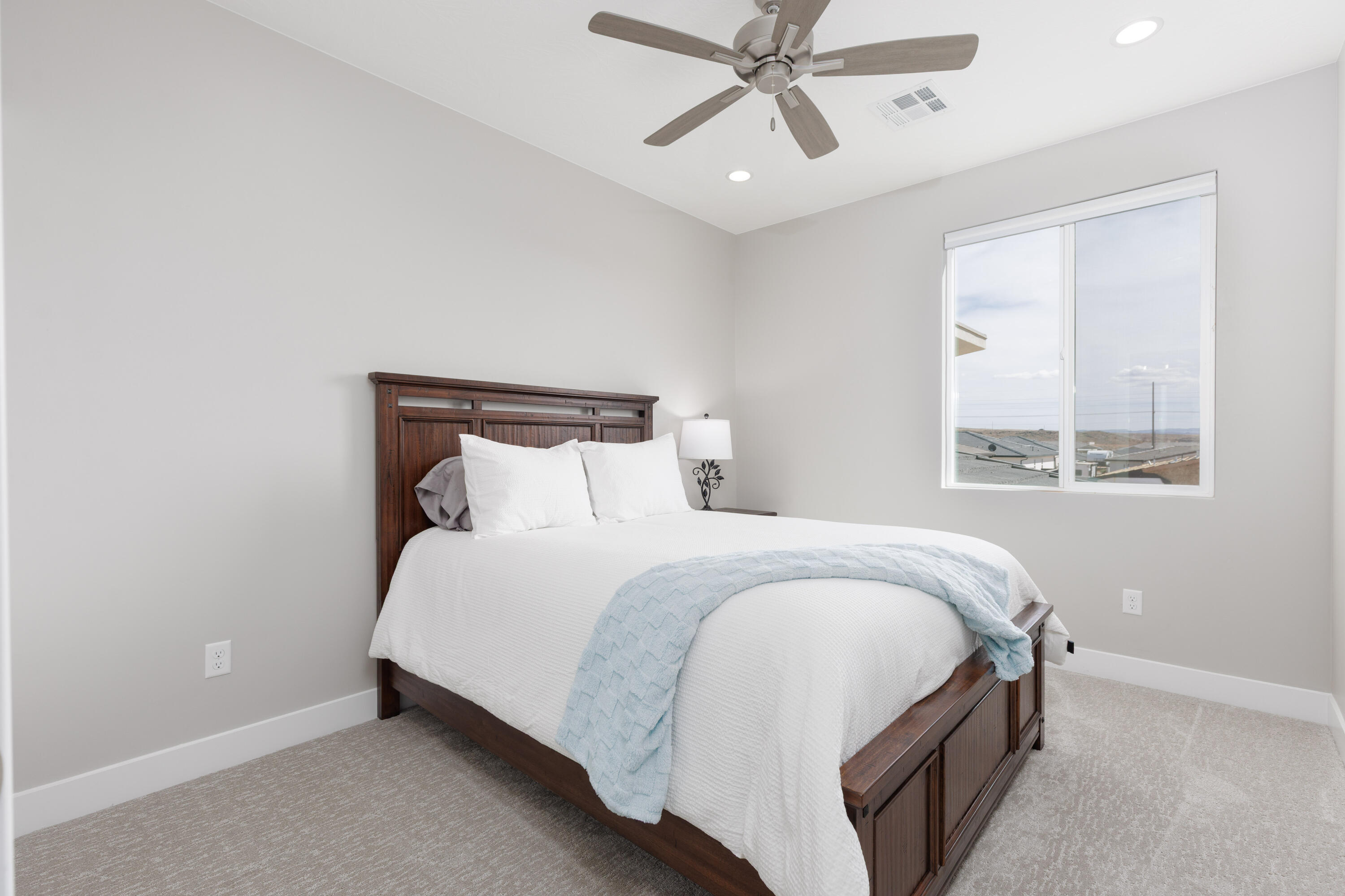 PEREGRINE POINTE WEST - Residential