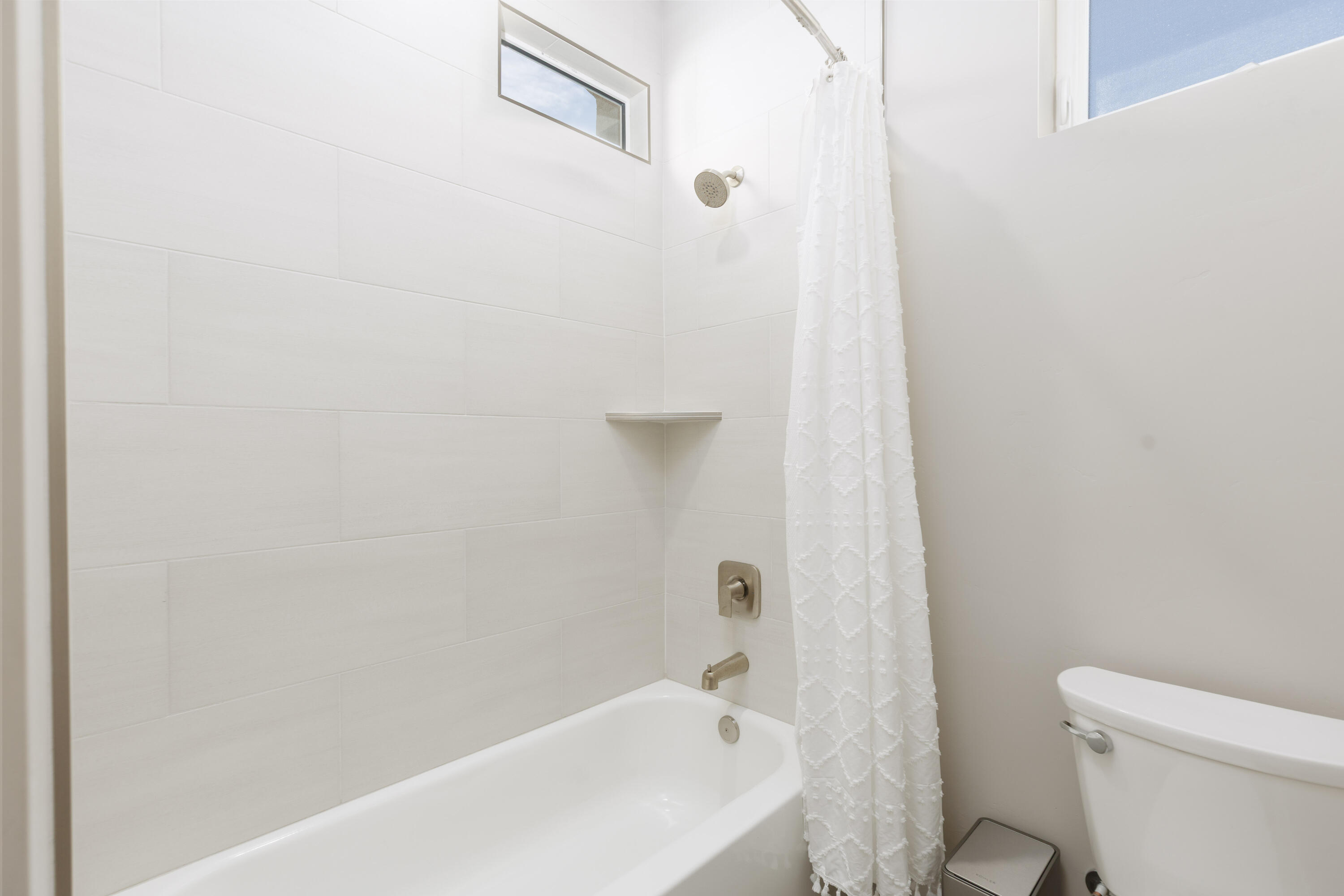 PEREGRINE POINTE WEST - Residential