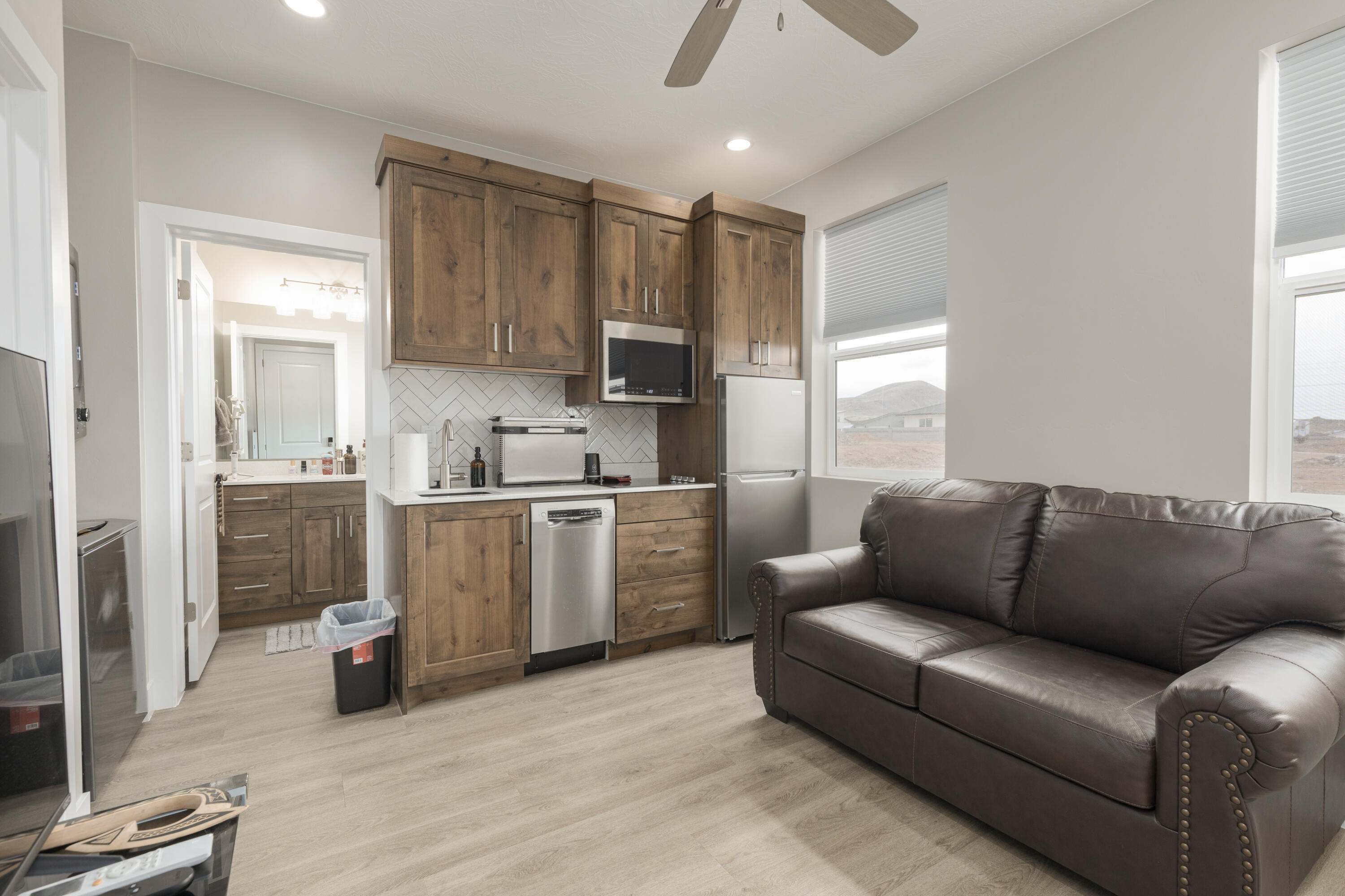 PEREGRINE POINTE WEST - Residential