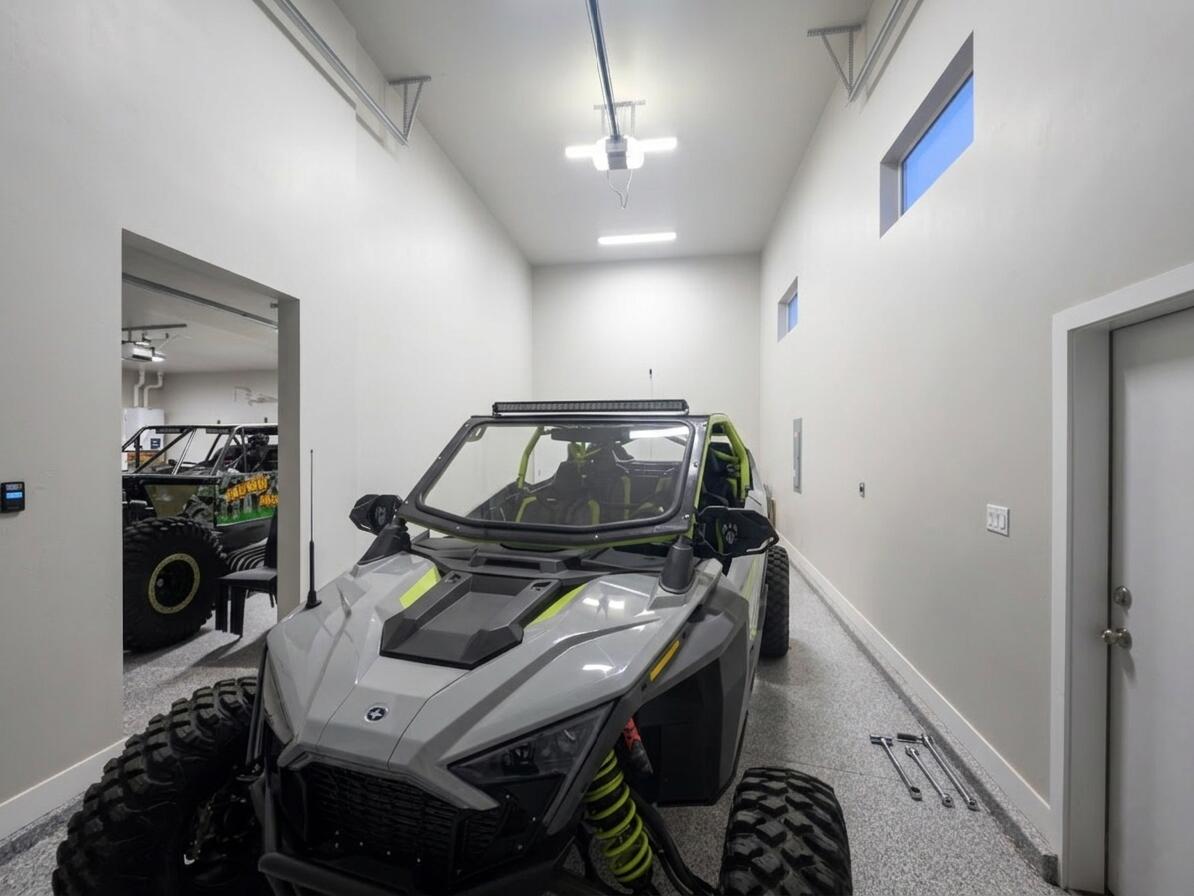 PEREGRINE POINTE WEST - Residential