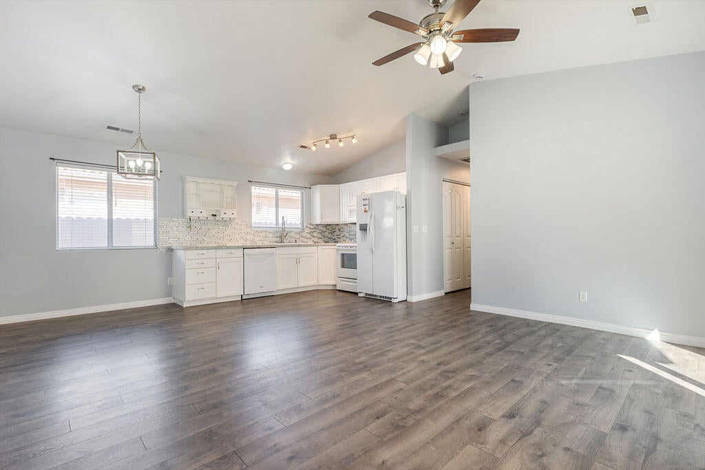 Photo of 1360 E Telegraph ST 5 #5, Washington, UT 84780 (MLS # 26-277295)