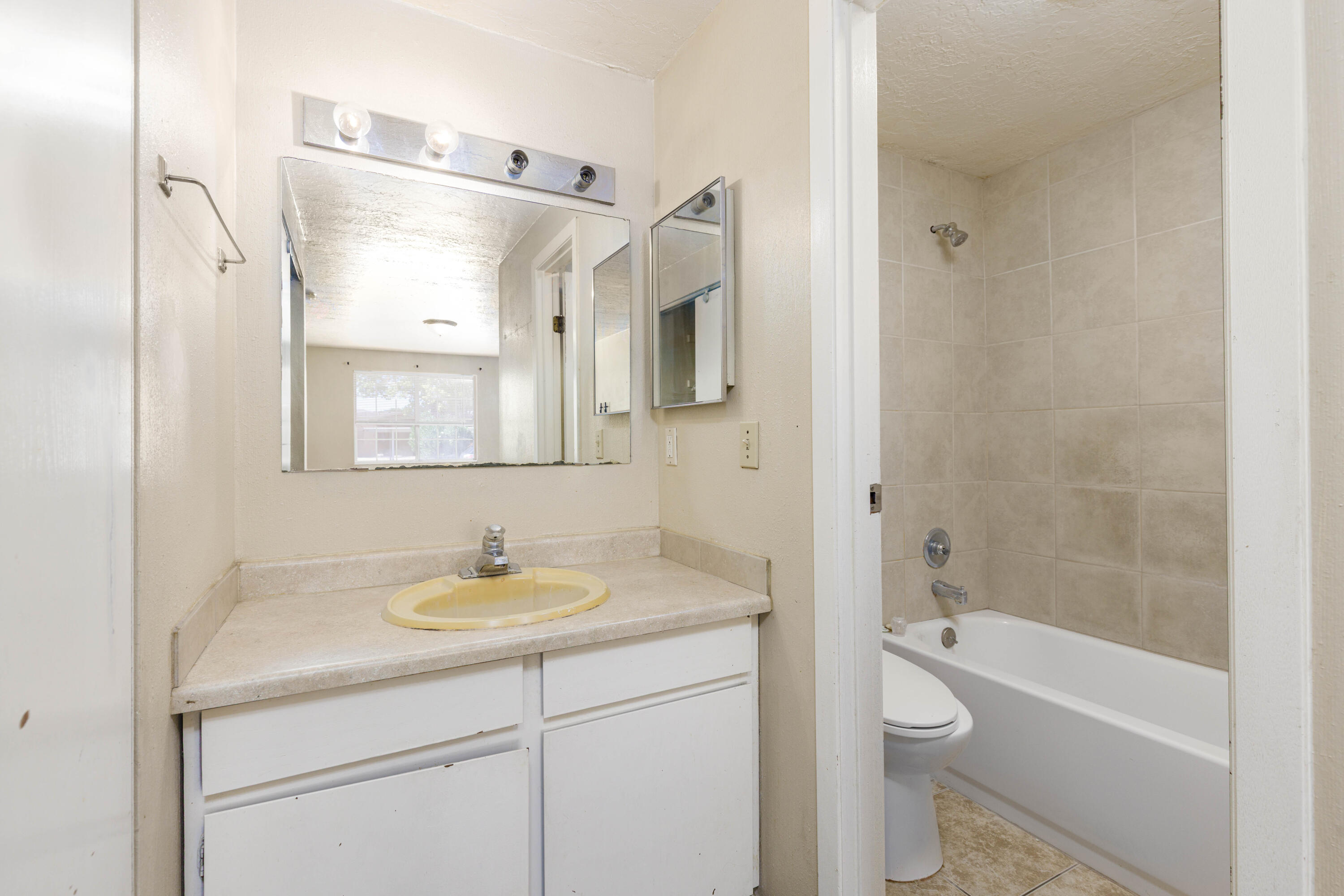 SPRINGTREE GARDENS CONDOS - Residential