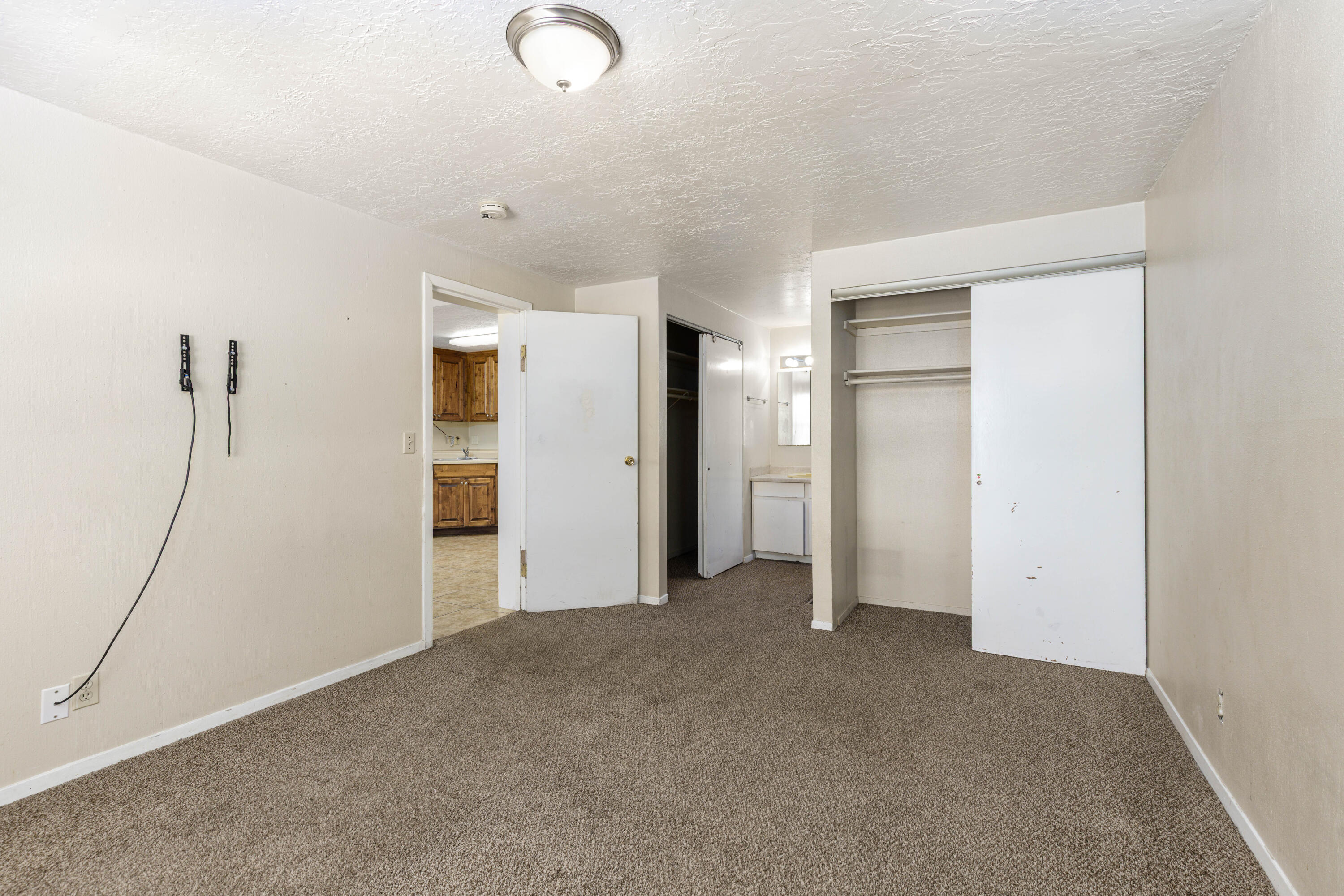 SPRINGTREE GARDENS CONDOS - Residential