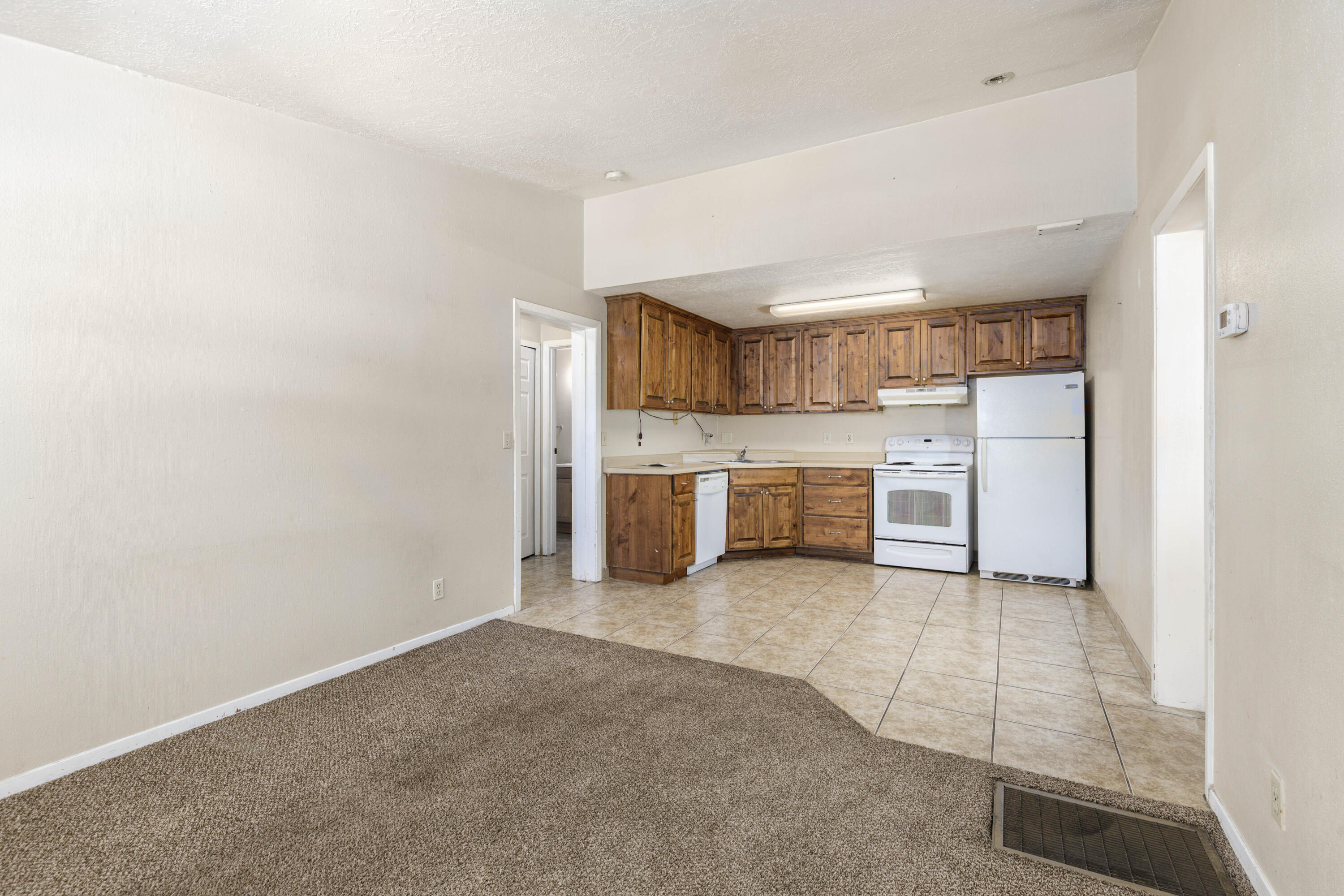 SPRINGTREE GARDENS CONDOS - Residential