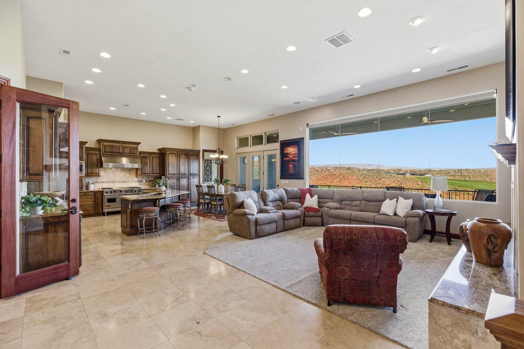 CORAL CANYON - Residential