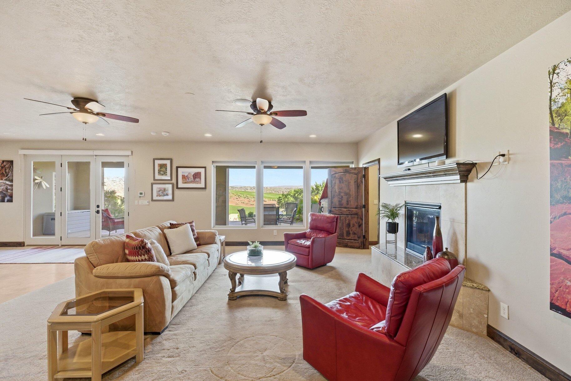 CORAL CANYON - Residential