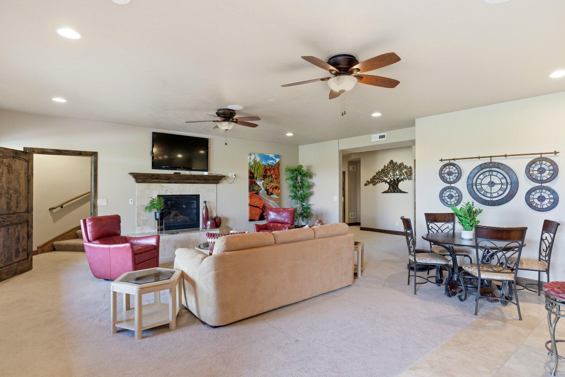 CORAL CANYON - Residential