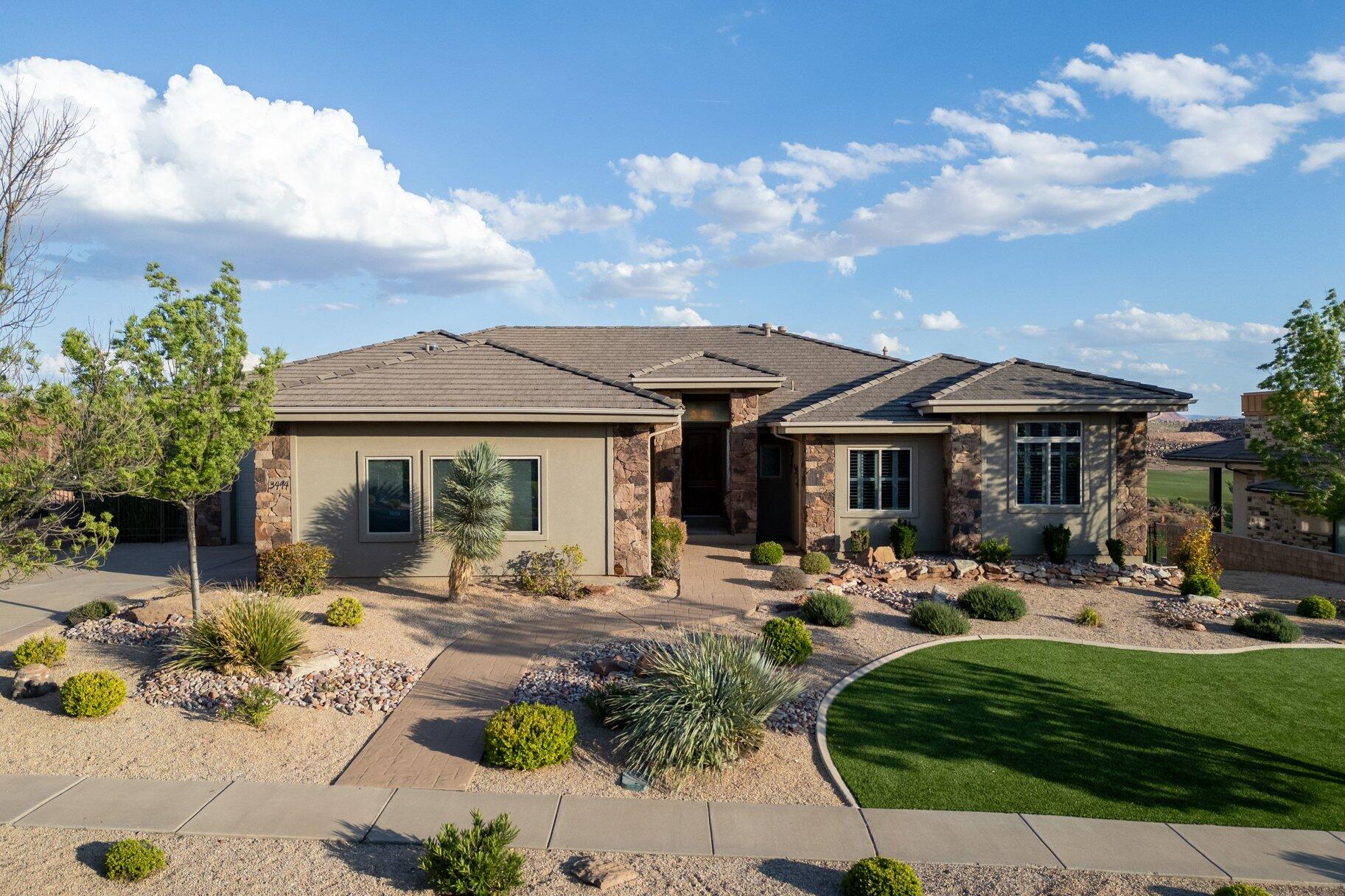 CORAL CANYON - Residential