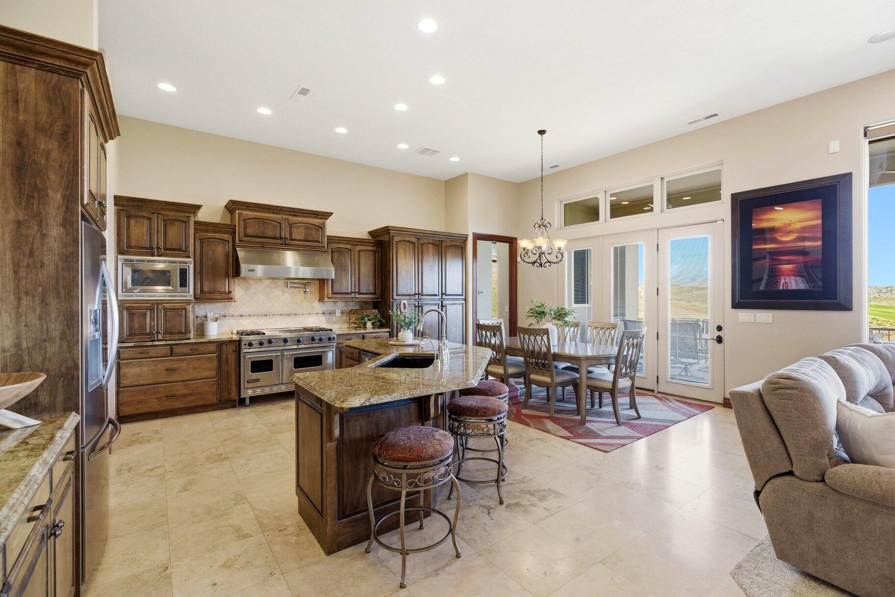 CORAL CANYON - Residential