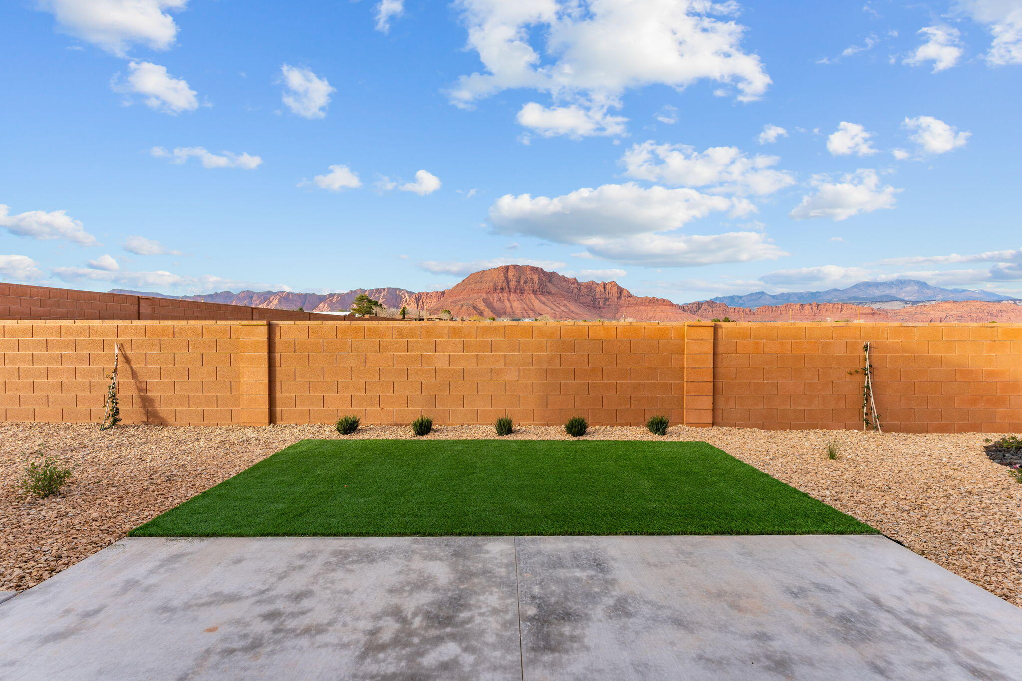 BLACK STONE - Residential