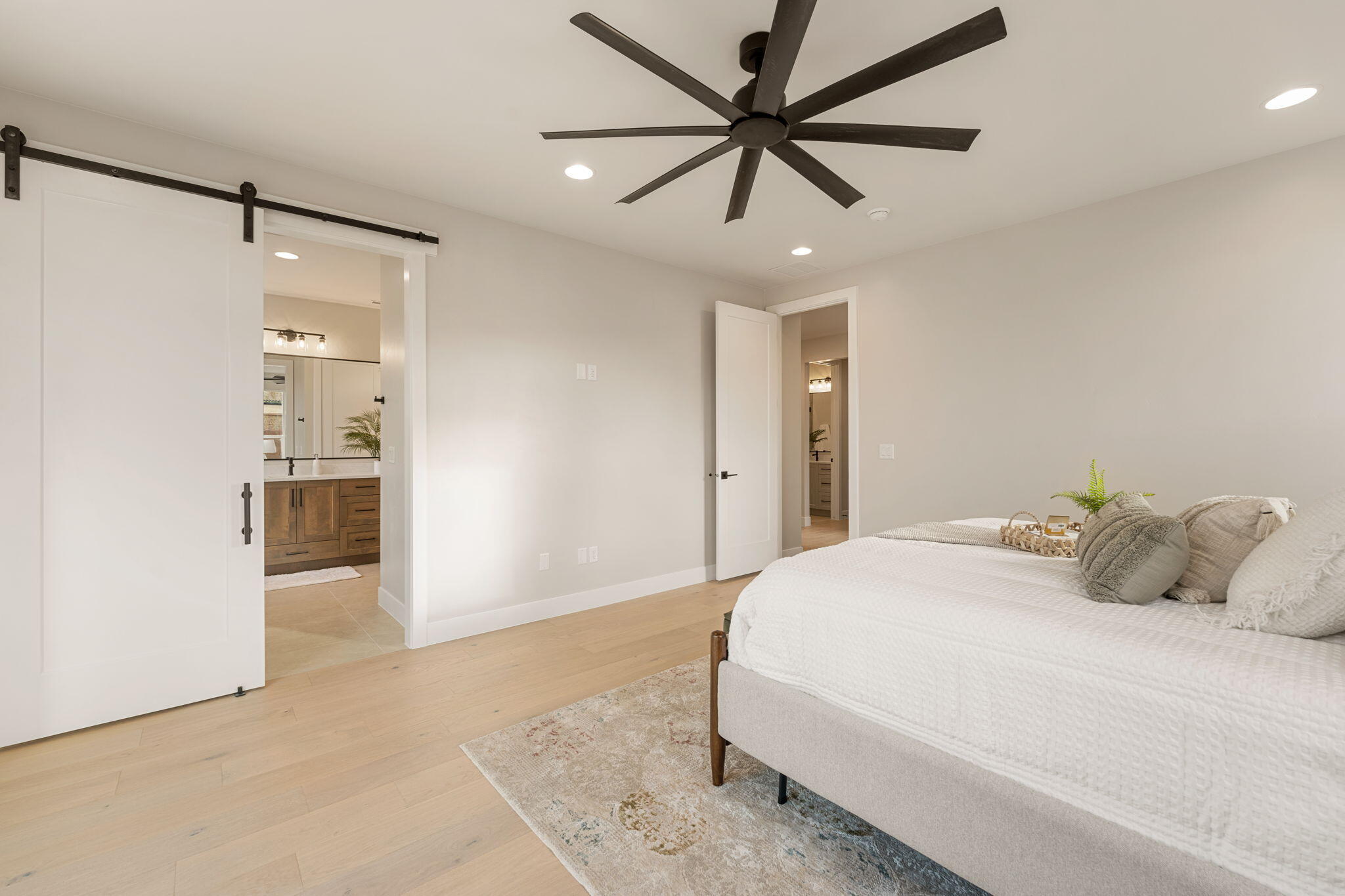 BLACK STONE - Residential