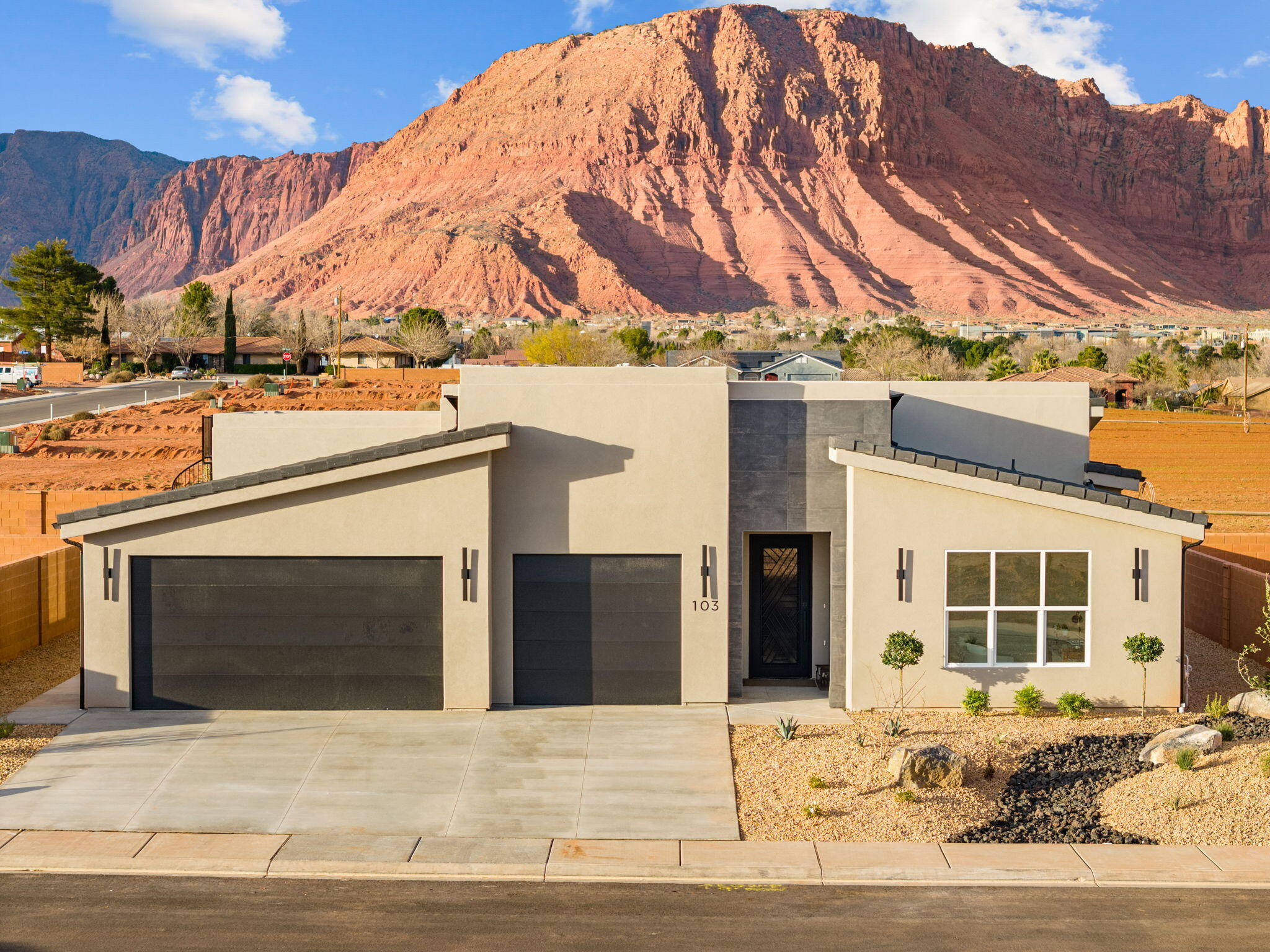 BLACK STONE - Residential