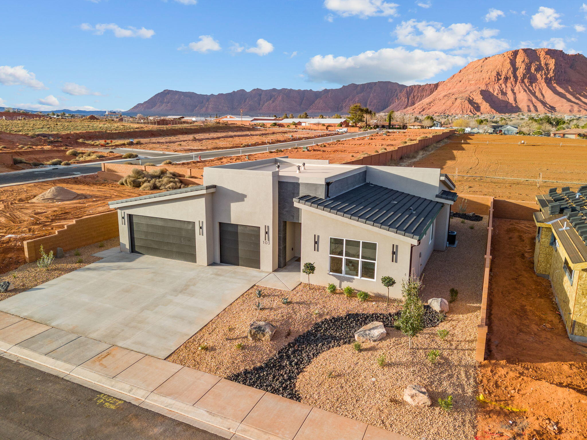 BLACK STONE - Residential