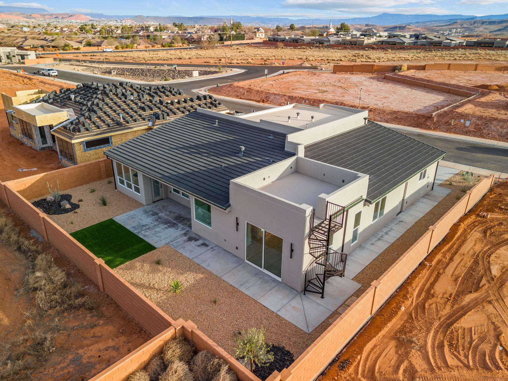 BLACK STONE - Residential