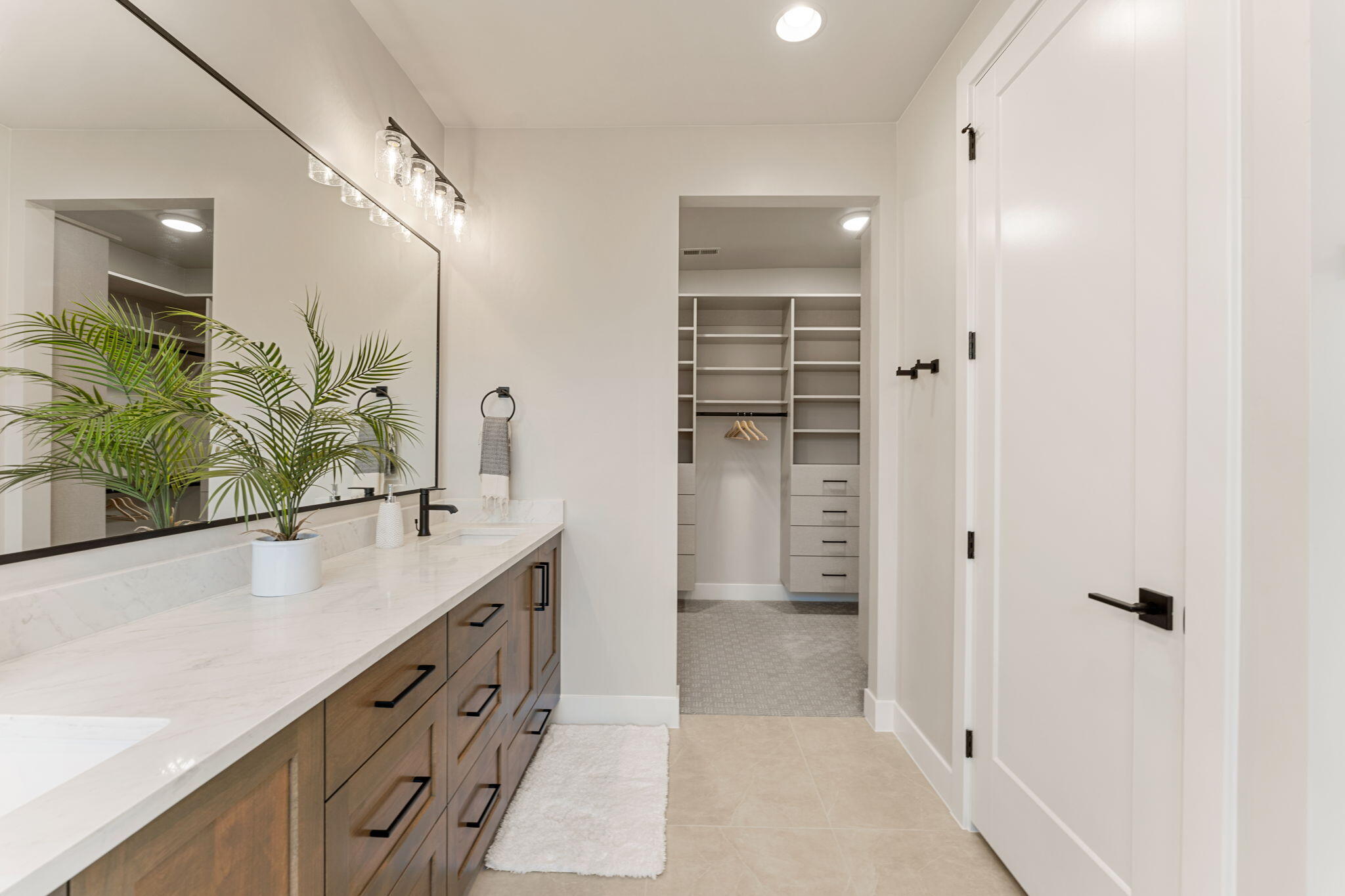 BLACK STONE - Residential