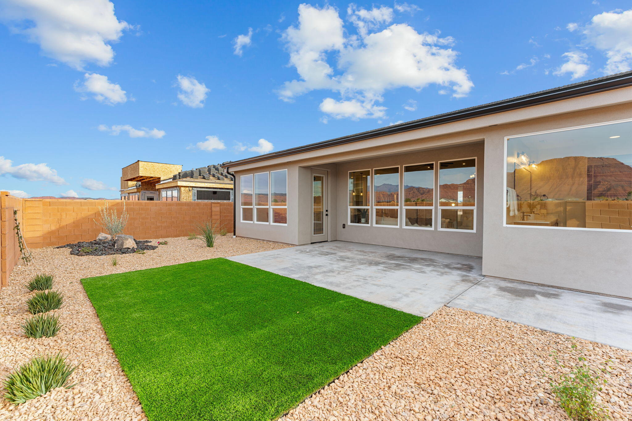 BLACK STONE - Residential