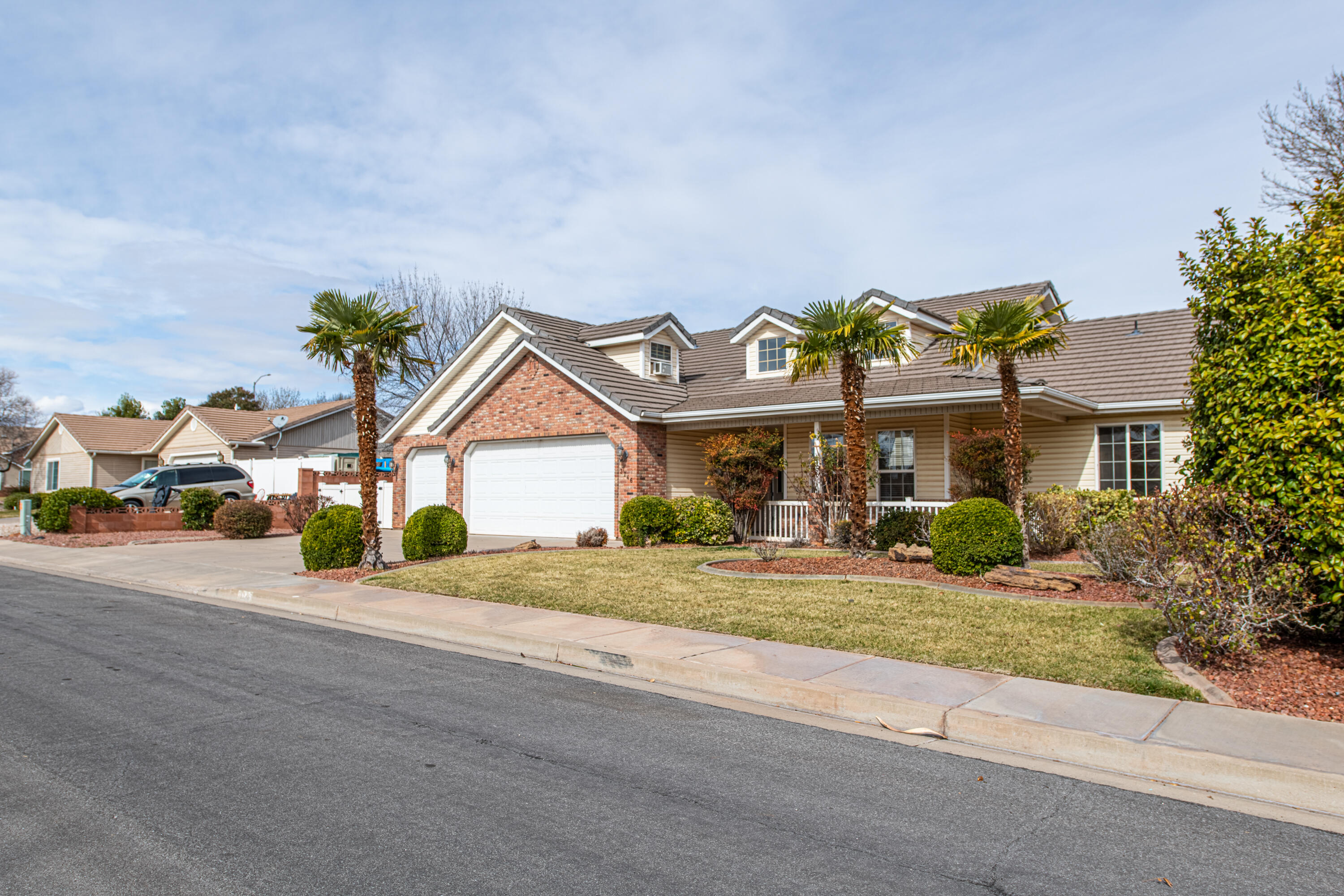 HEIGHTS WEST - Residential