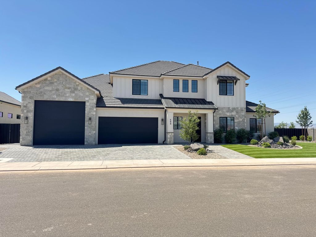 Photo of 594 E Pine ST, Washington, UT 84780 (MLS # 26-272419)