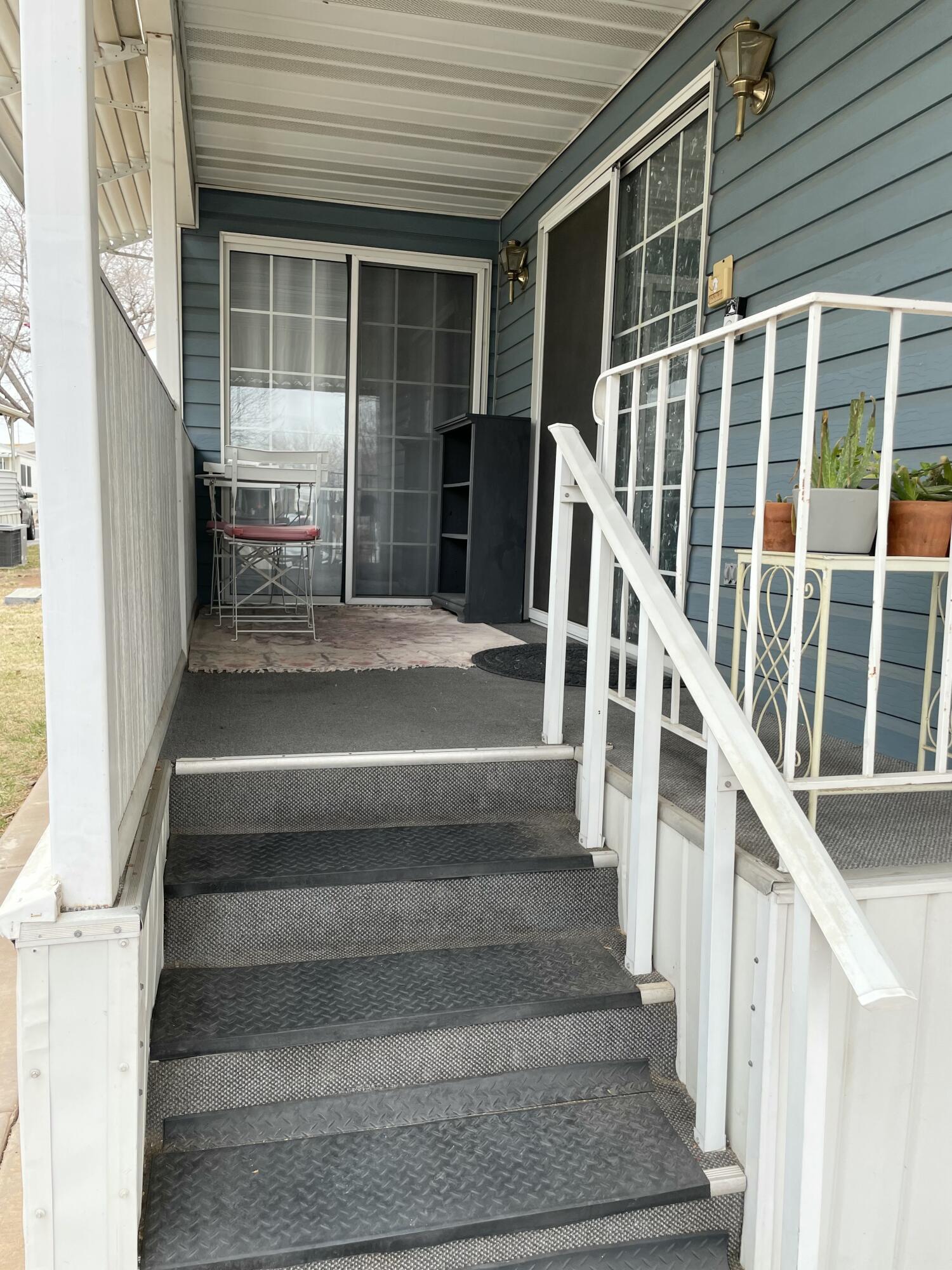 CANYON BREEZE RV RESORT - Residential