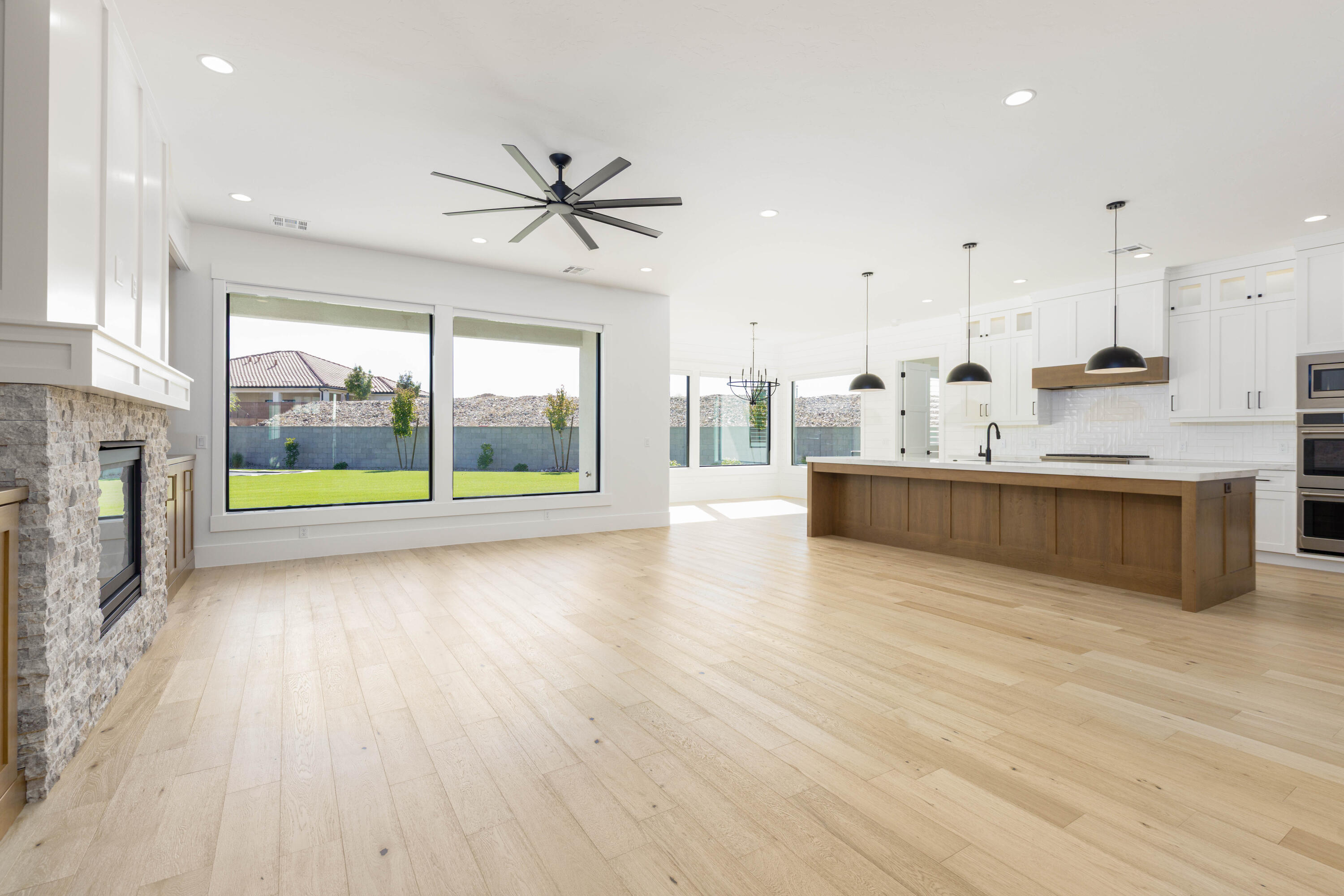 DESERT HORIZON - Residential