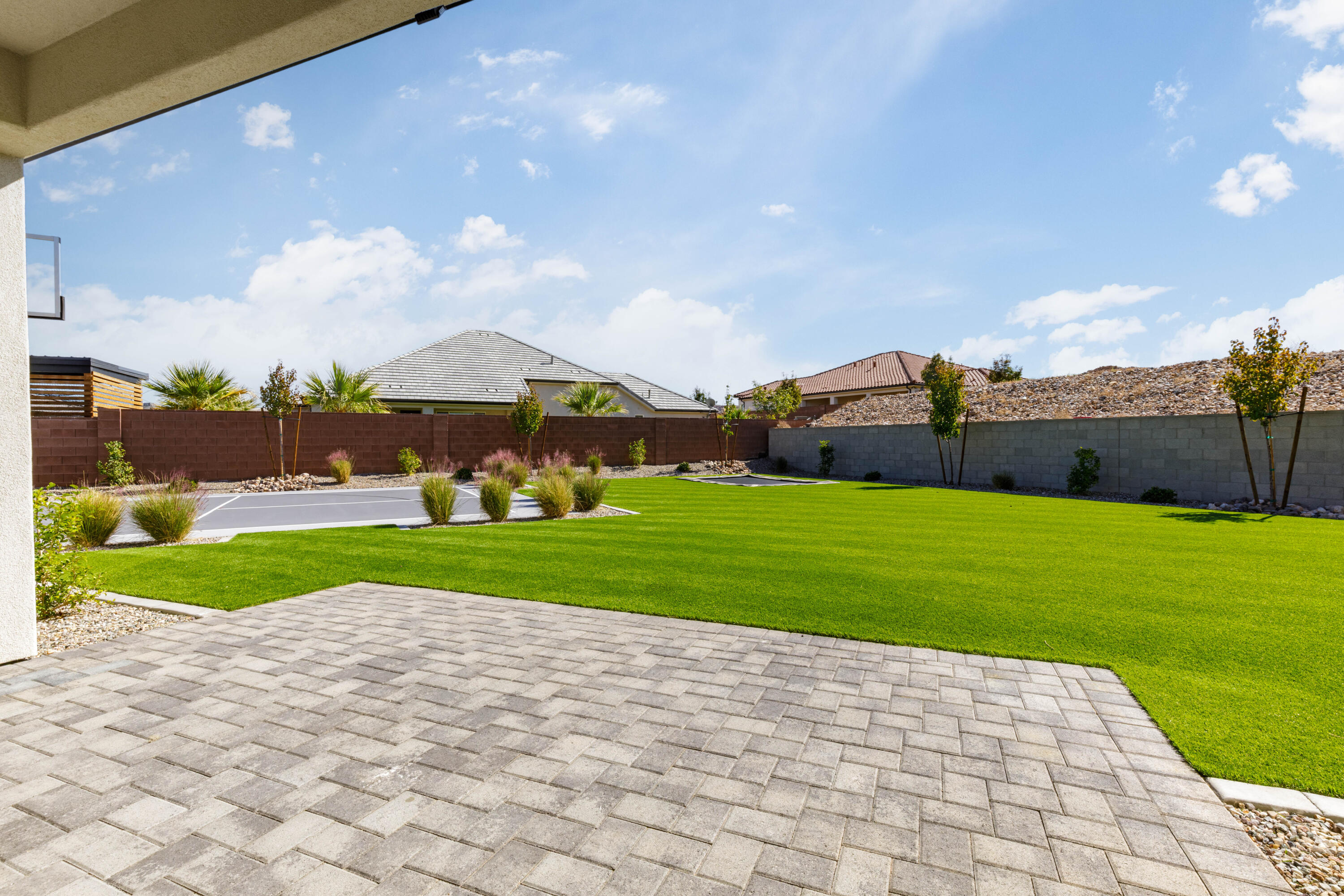 DESERT HORIZON - Residential