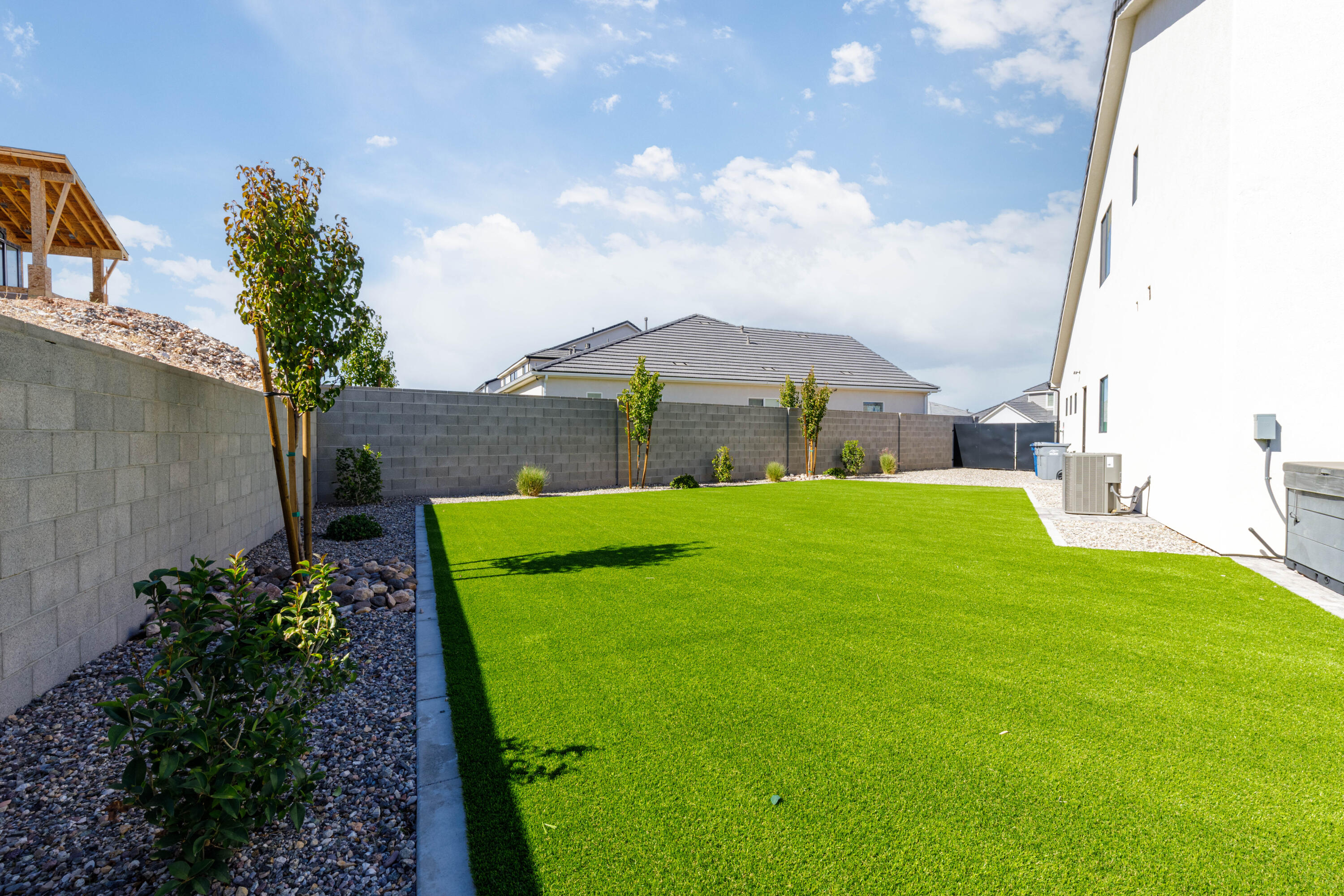 DESERT HORIZON - Residential