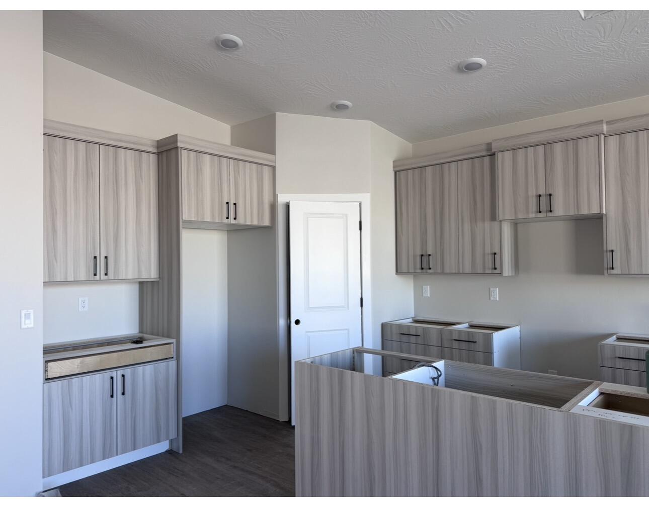 PEREGRINE POINTE WEST - Residential