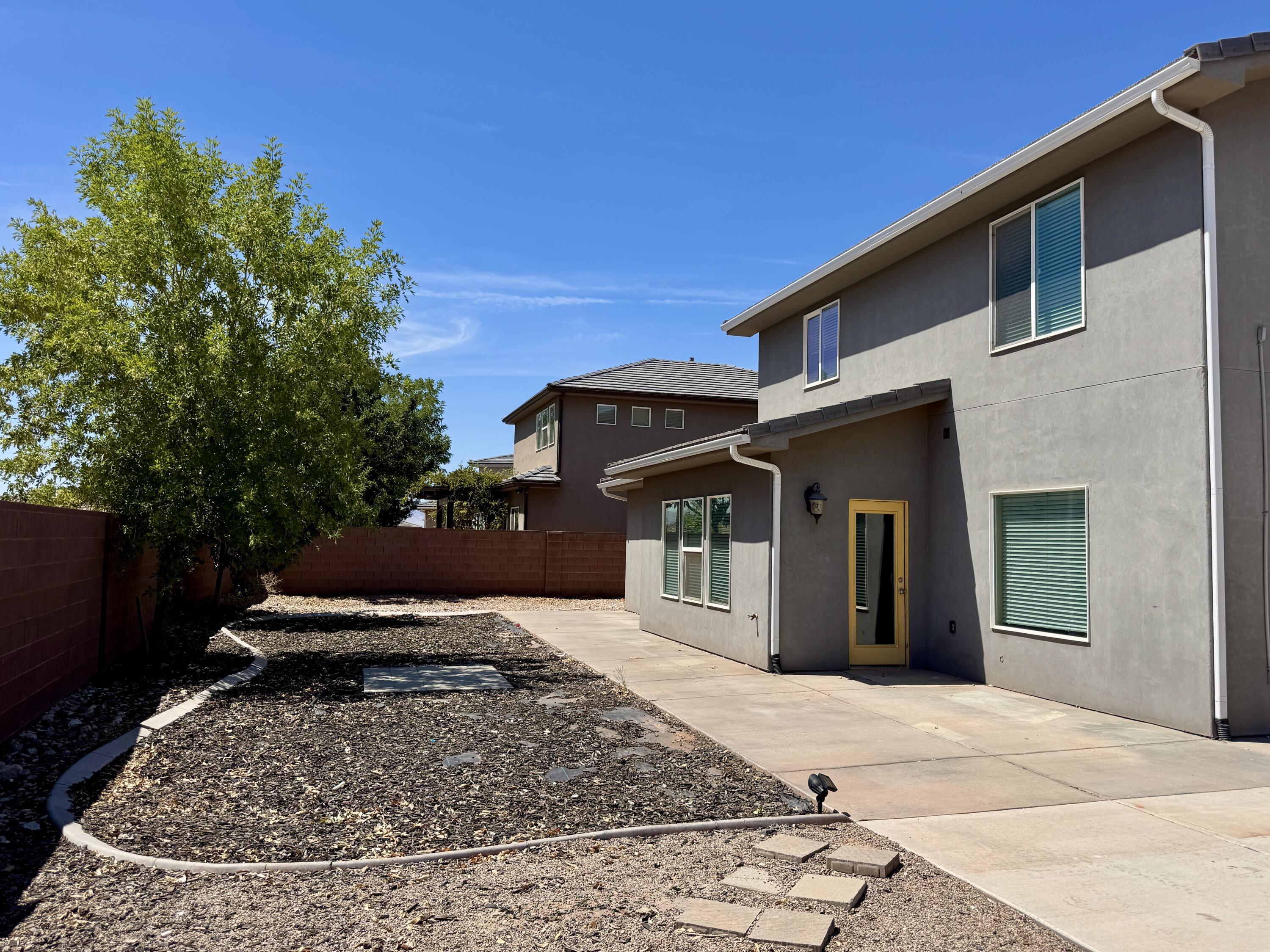 DESERT RIDGE - Residential