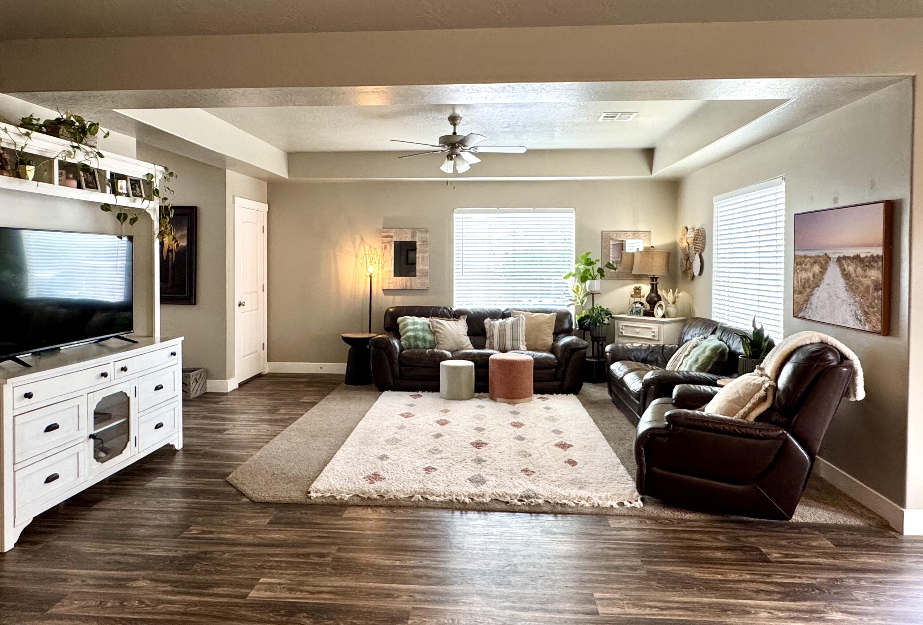 DESERT RIDGE - Residential