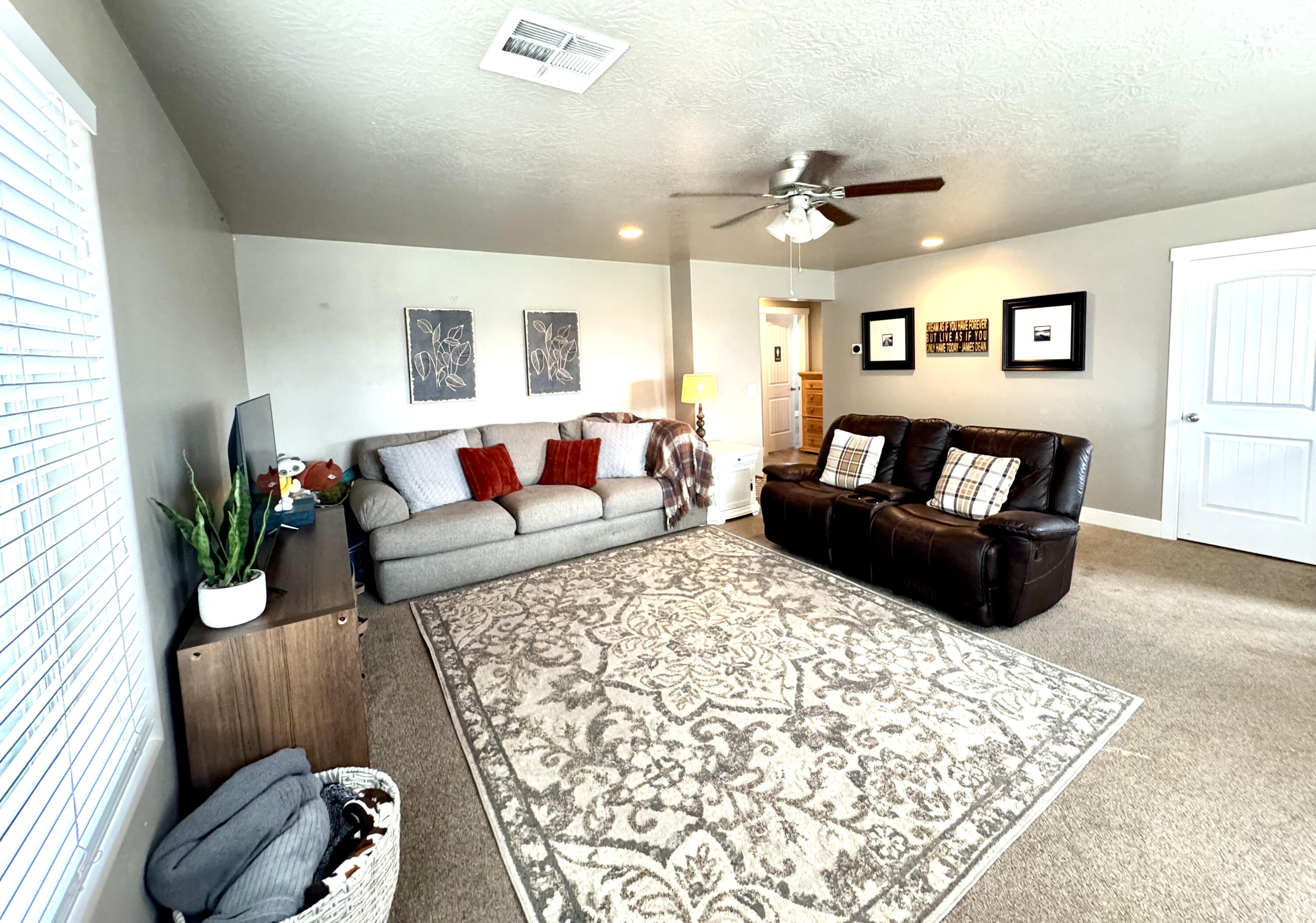 DESERT RIDGE - Residential