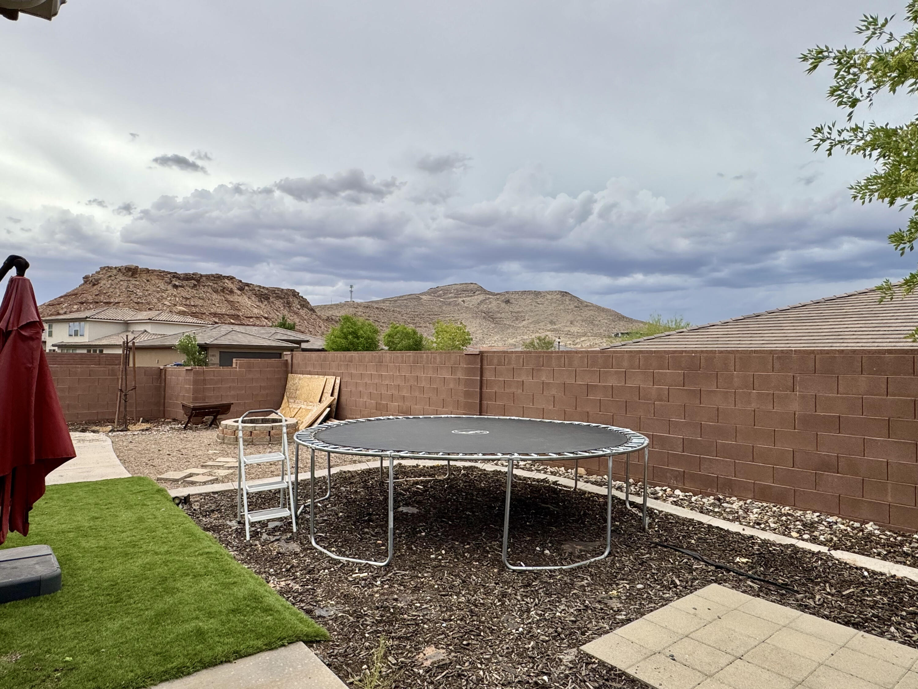 DESERT RIDGE - Residential