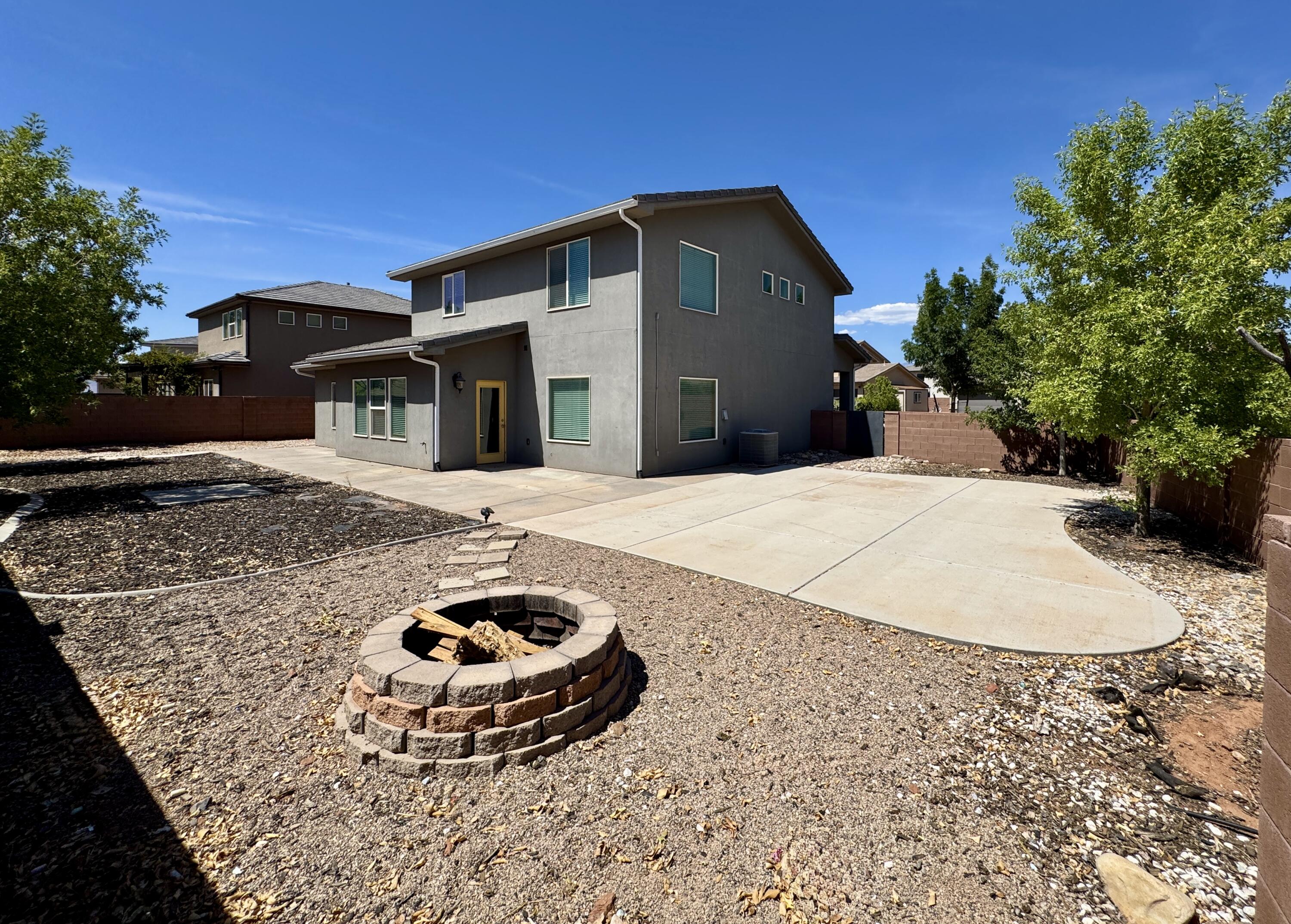 DESERT RIDGE - Residential