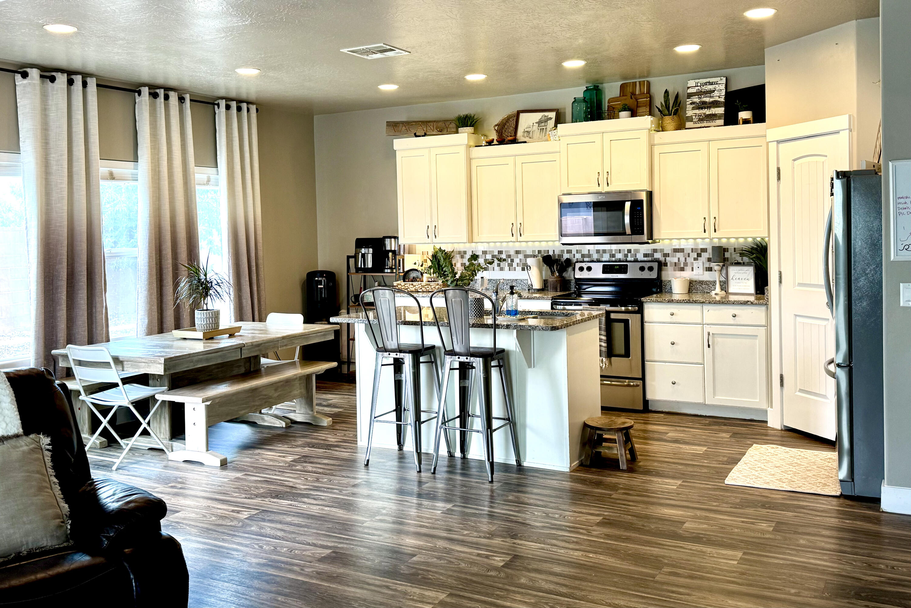 DESERT RIDGE - Residential