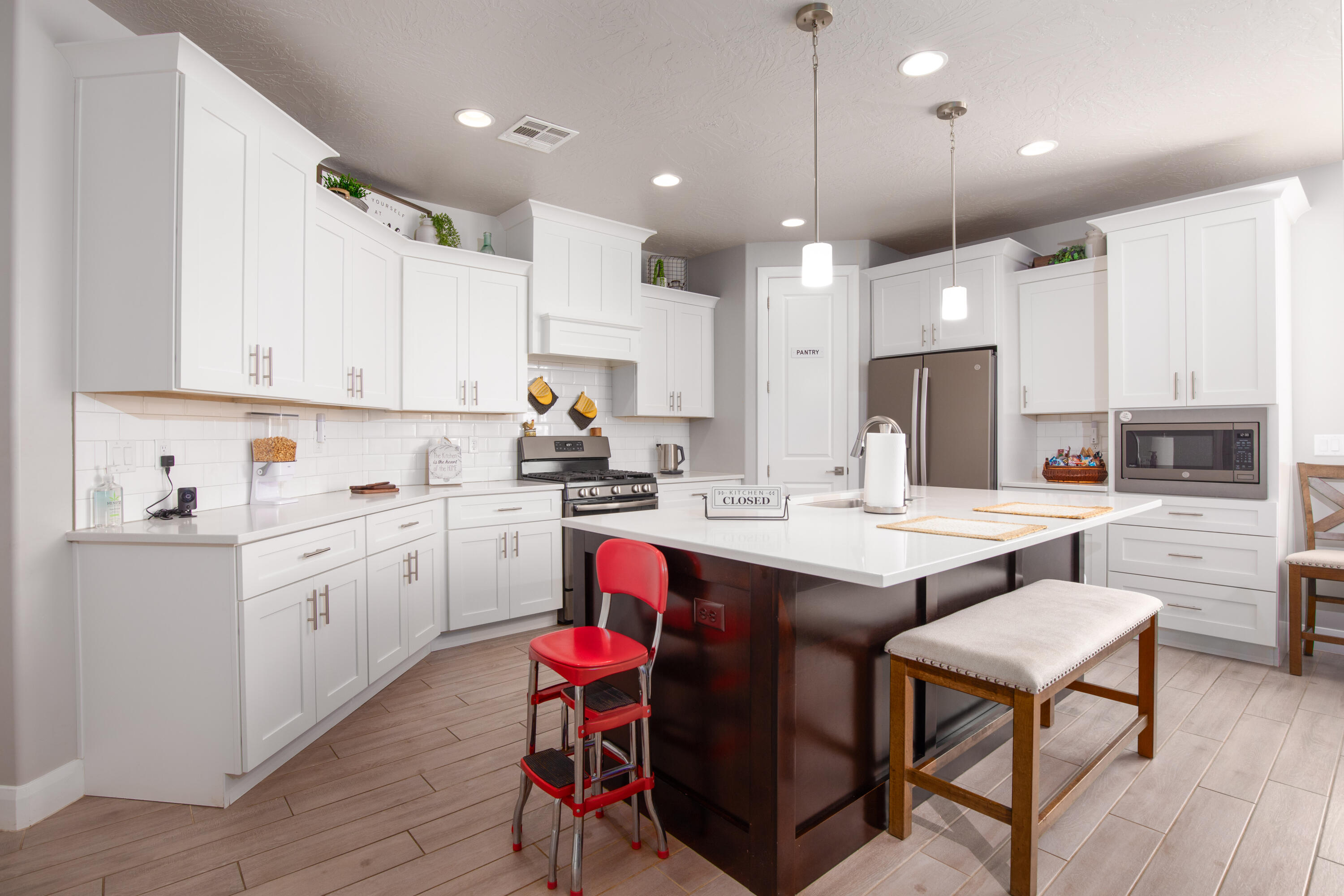 WARNER GATEWAY - Residential