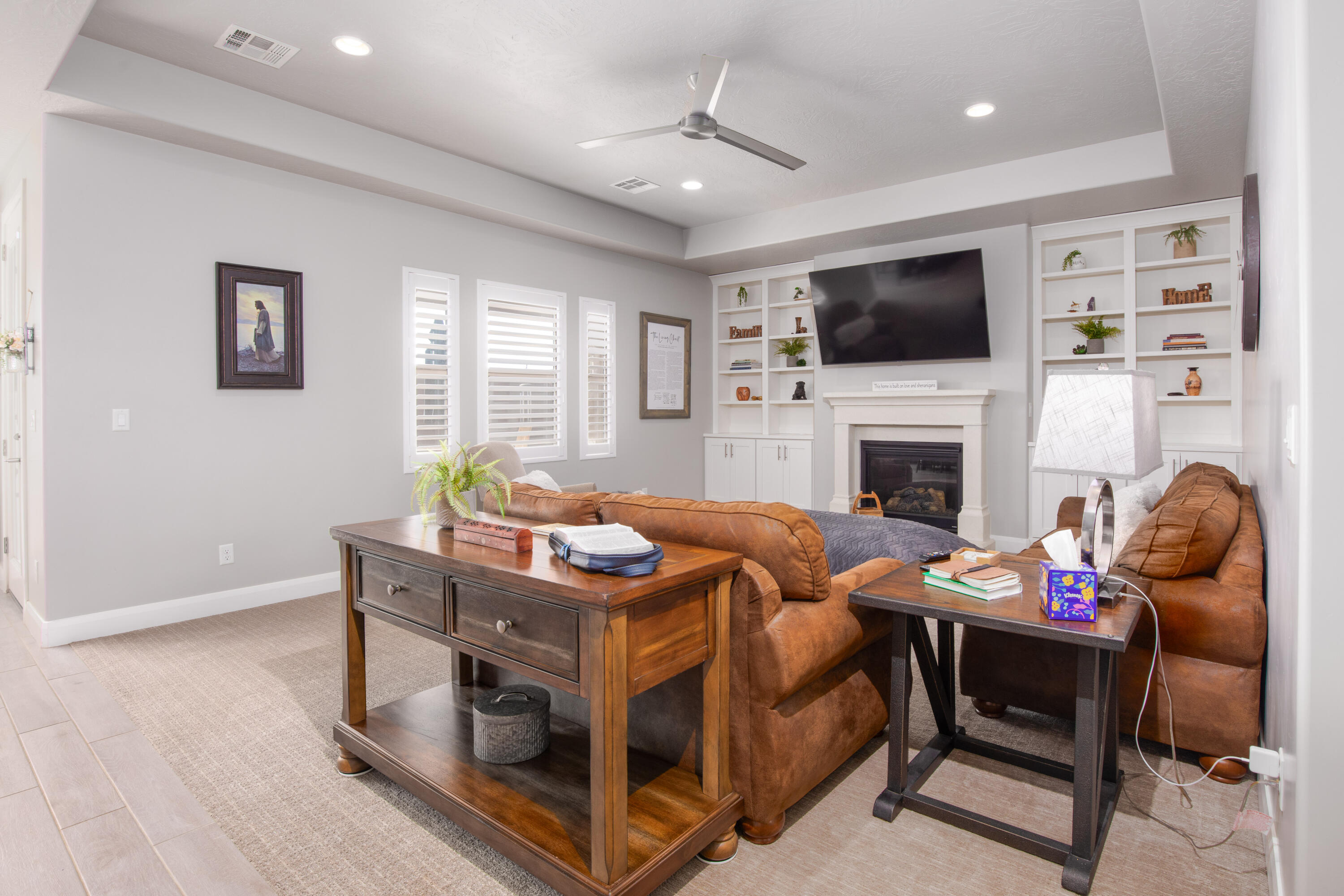 WARNER GATEWAY - Residential