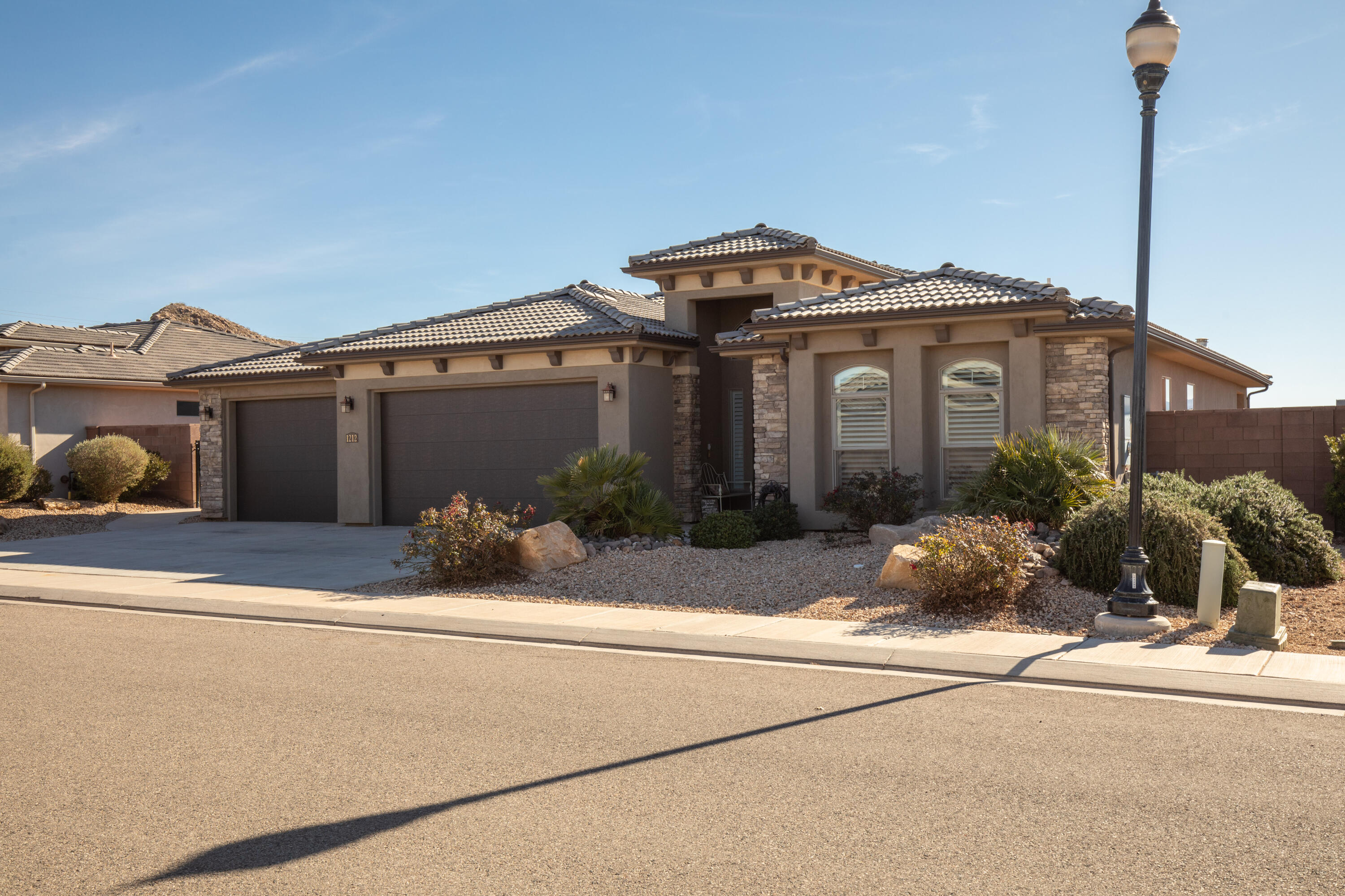 WARNER GATEWAY - Residential